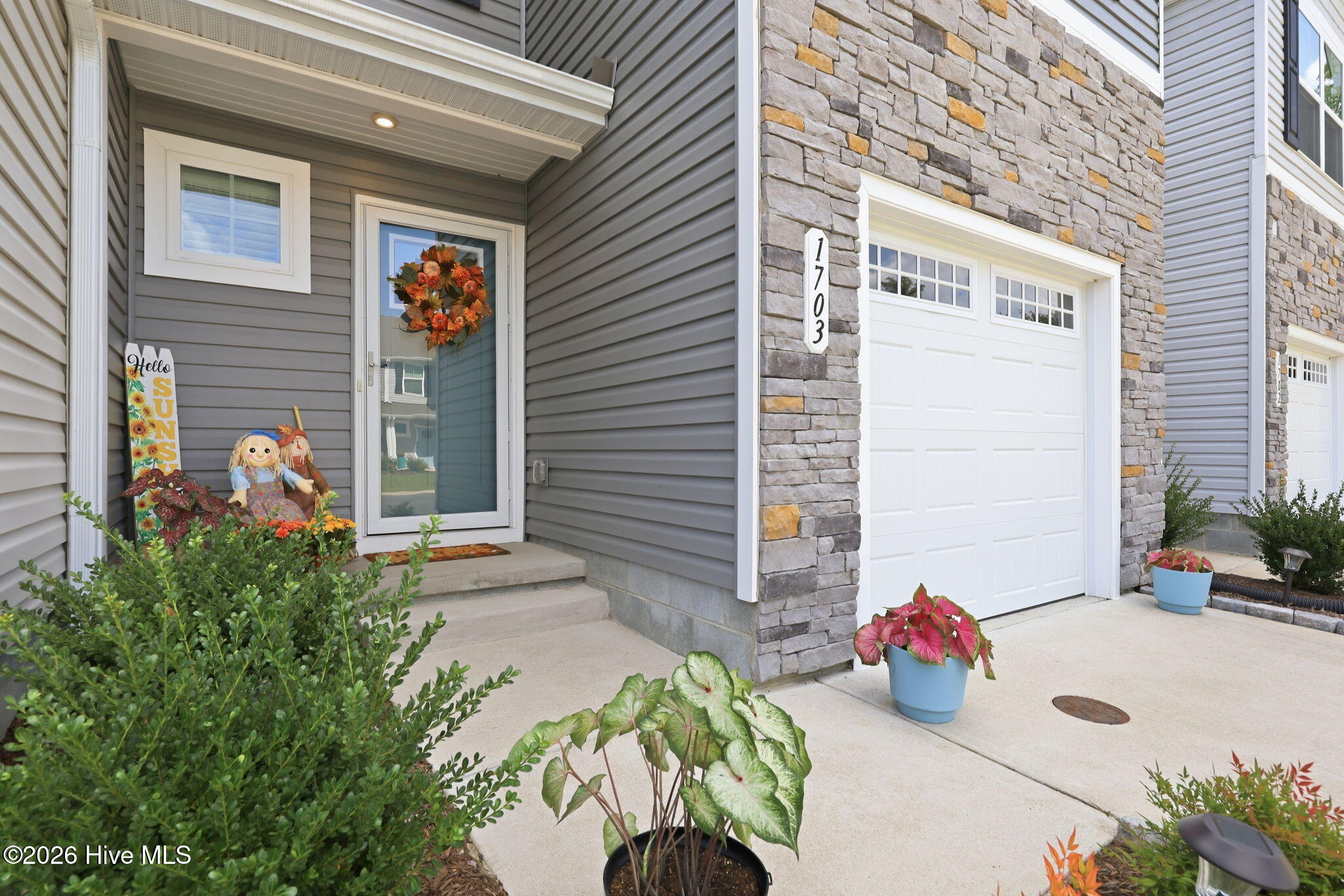 1703 Raven Way Property Photo 1