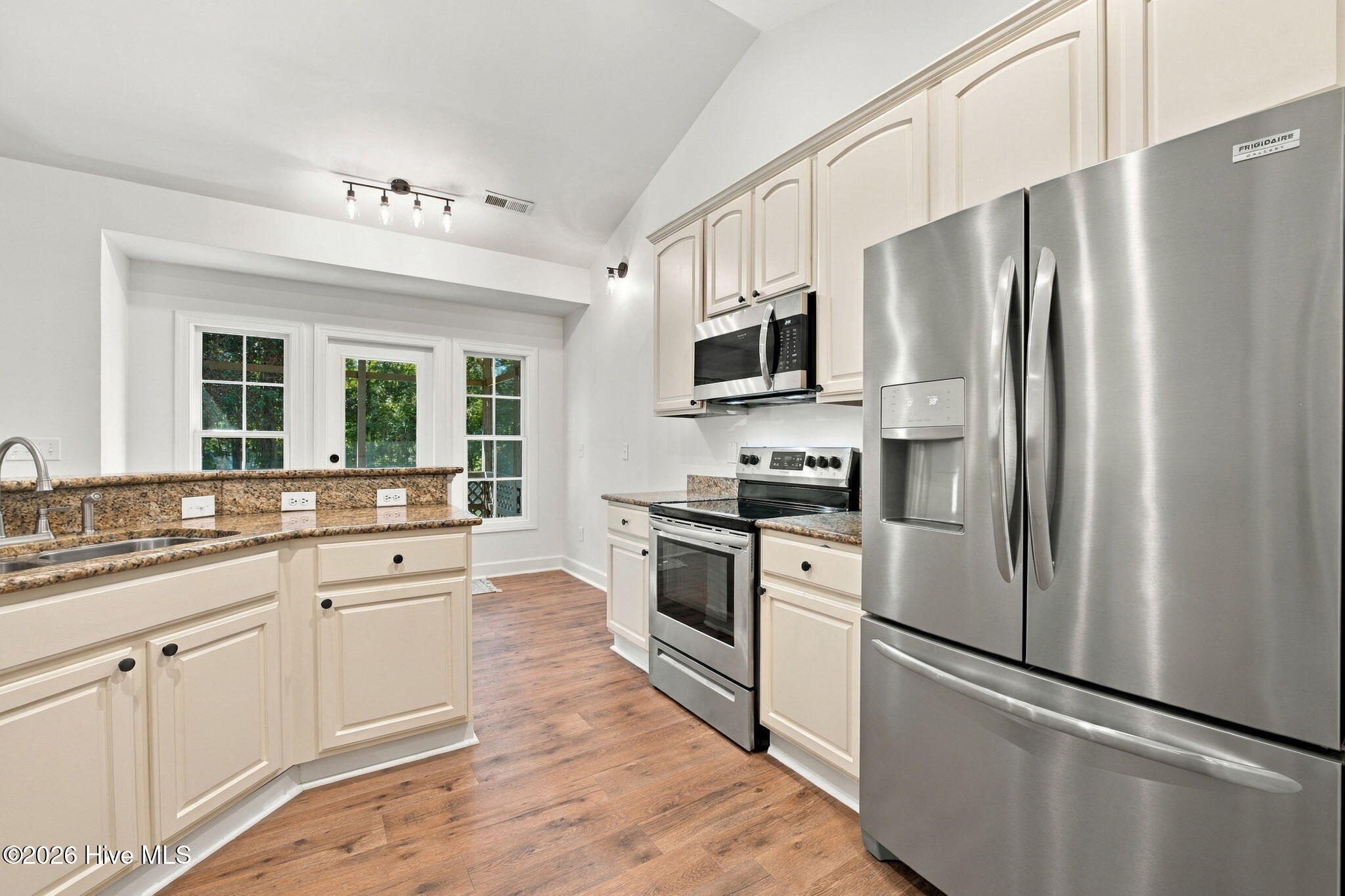221 Goose Creek Road Property Photo 10