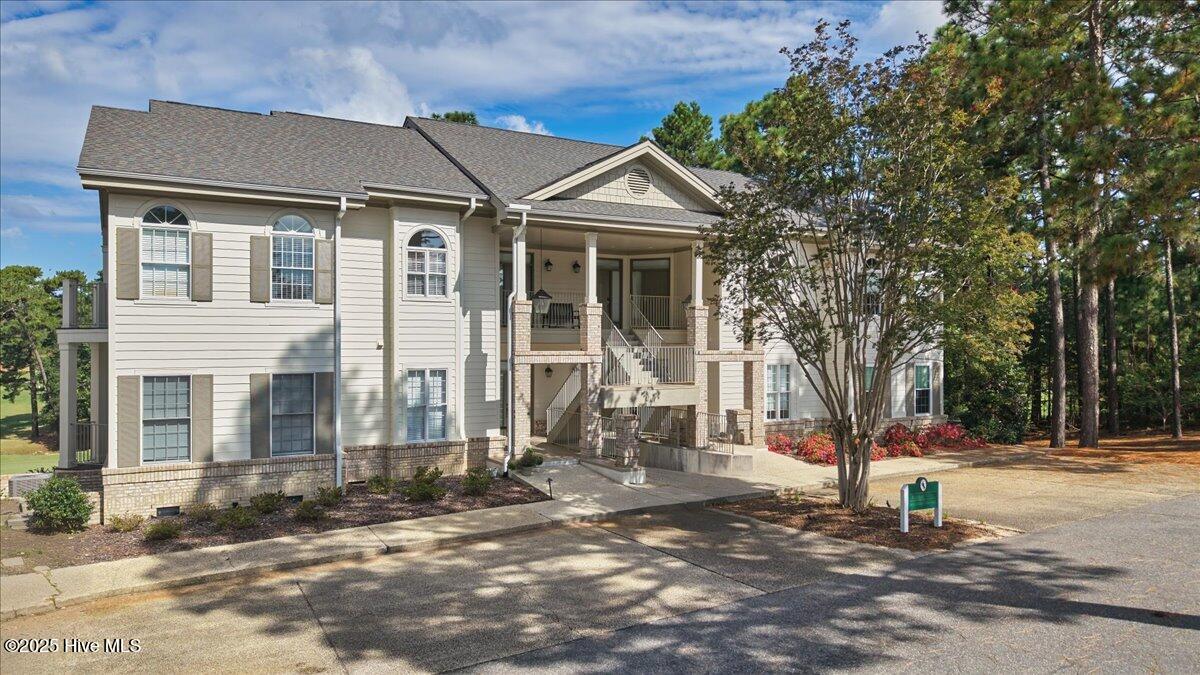 240 Cochrane Castle Circle Apt E Property Photo 3