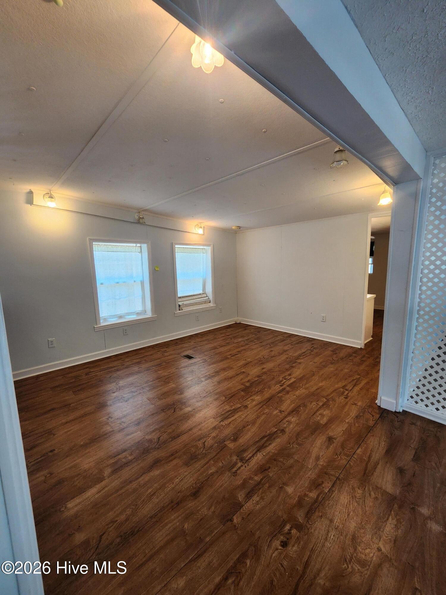 202 Ne 66th Street Property Photo 3