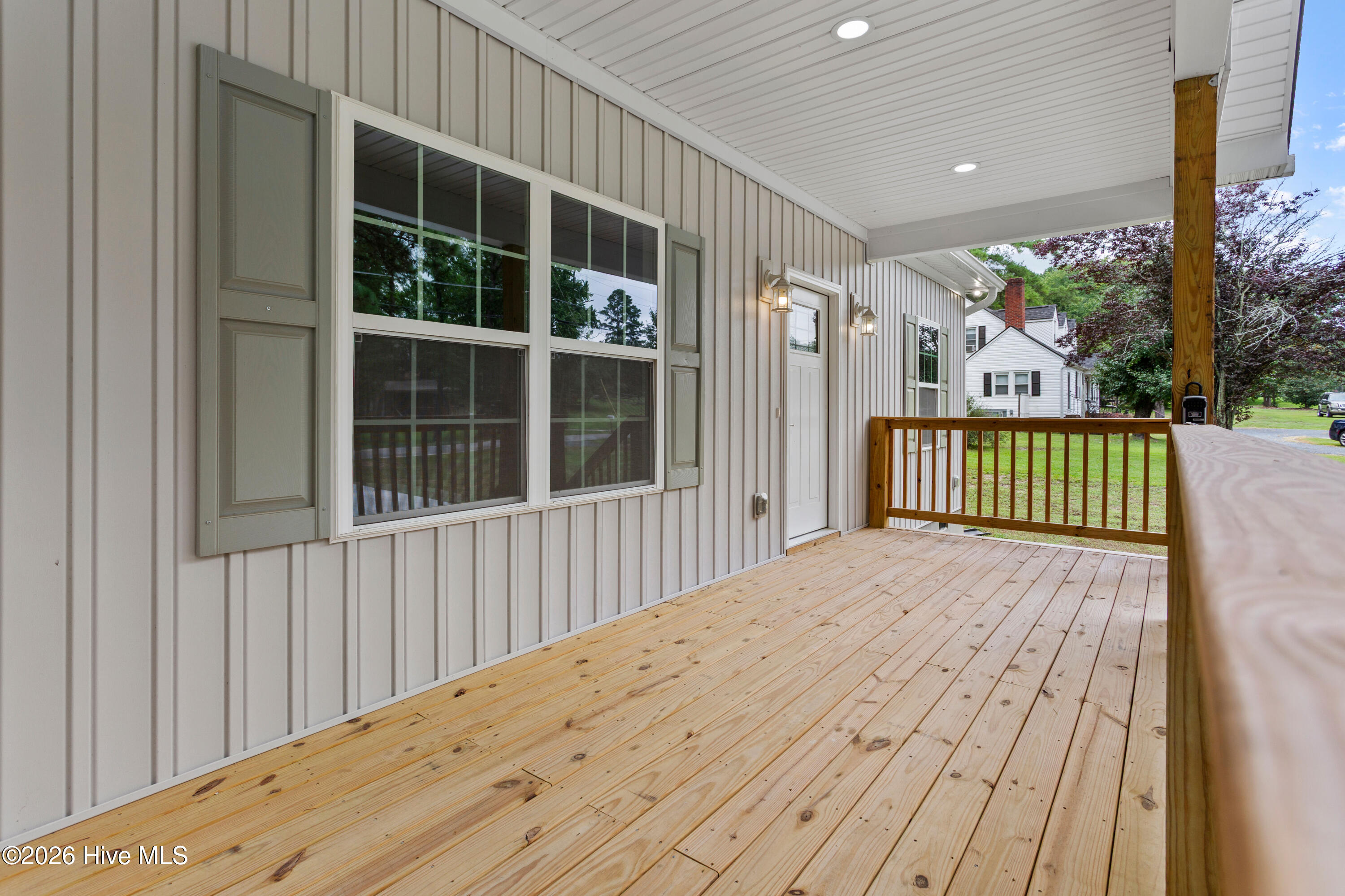 1026 Richmond Road Property Photo 4