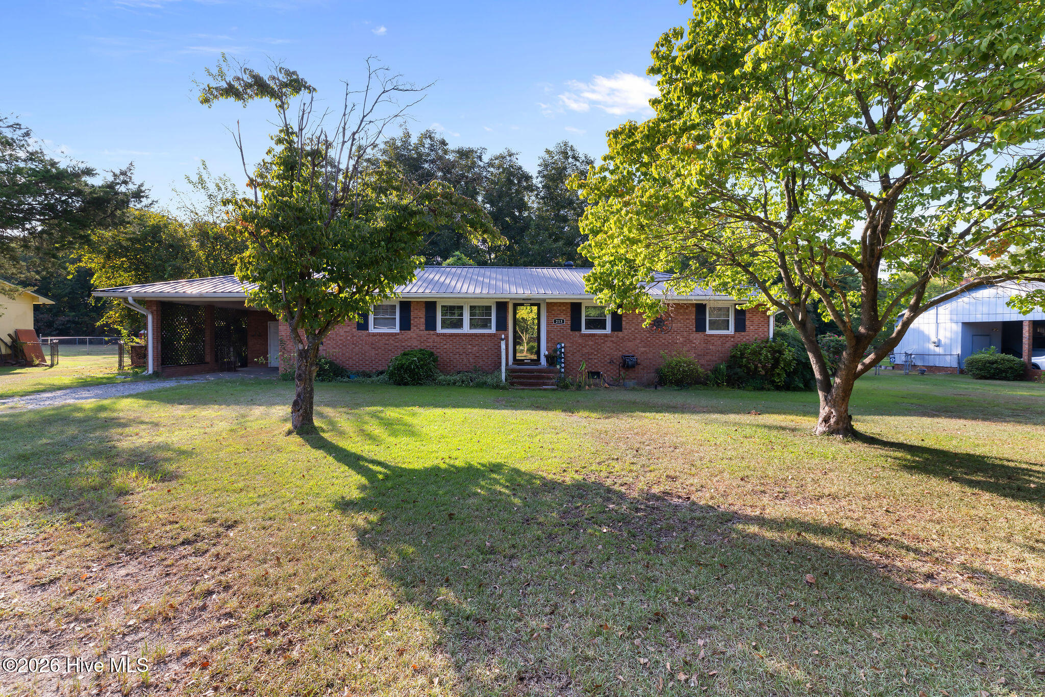 213 Vinwood Avenue Property Photo 1