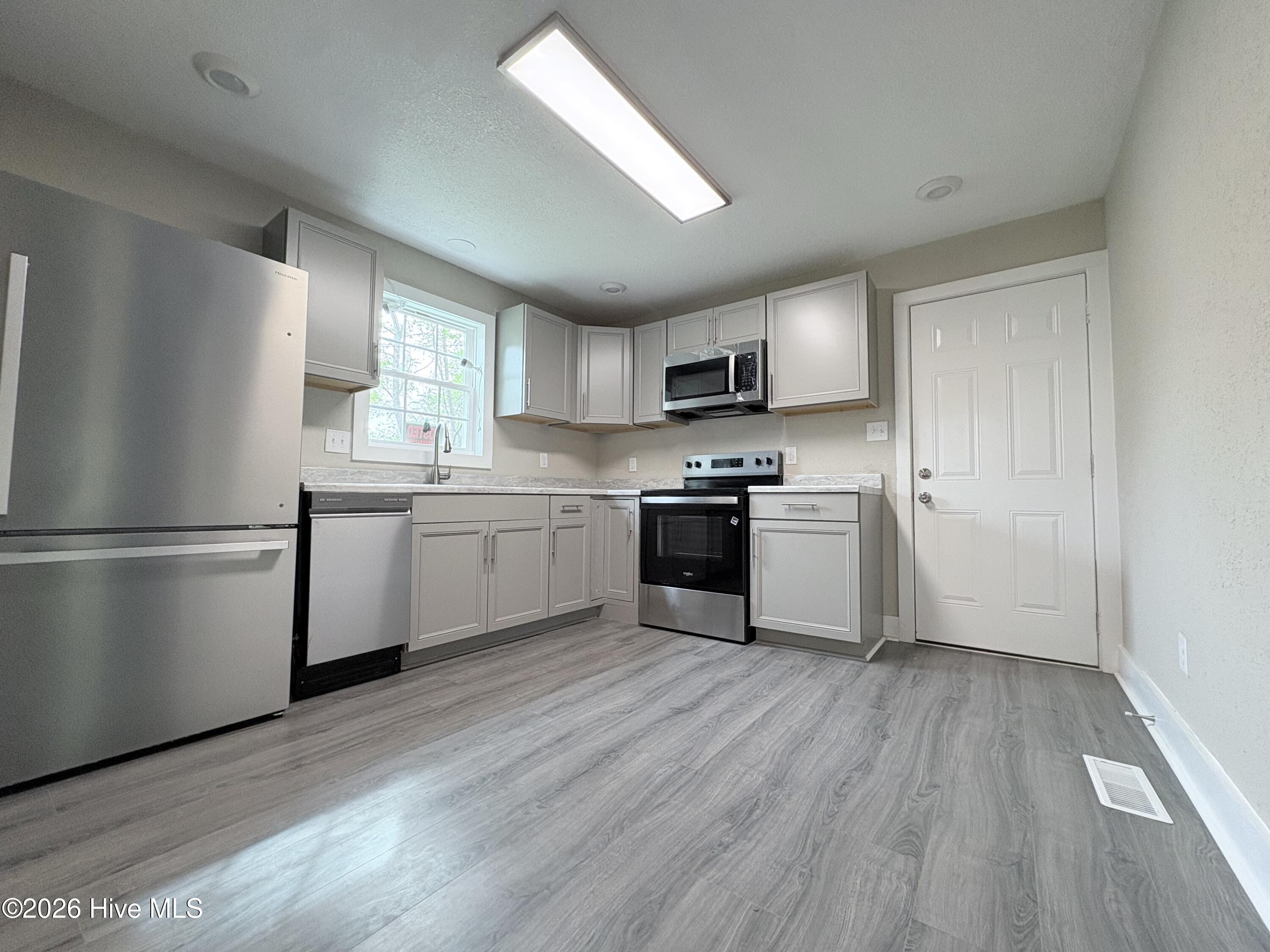1111 Wood Street Property Photo 3