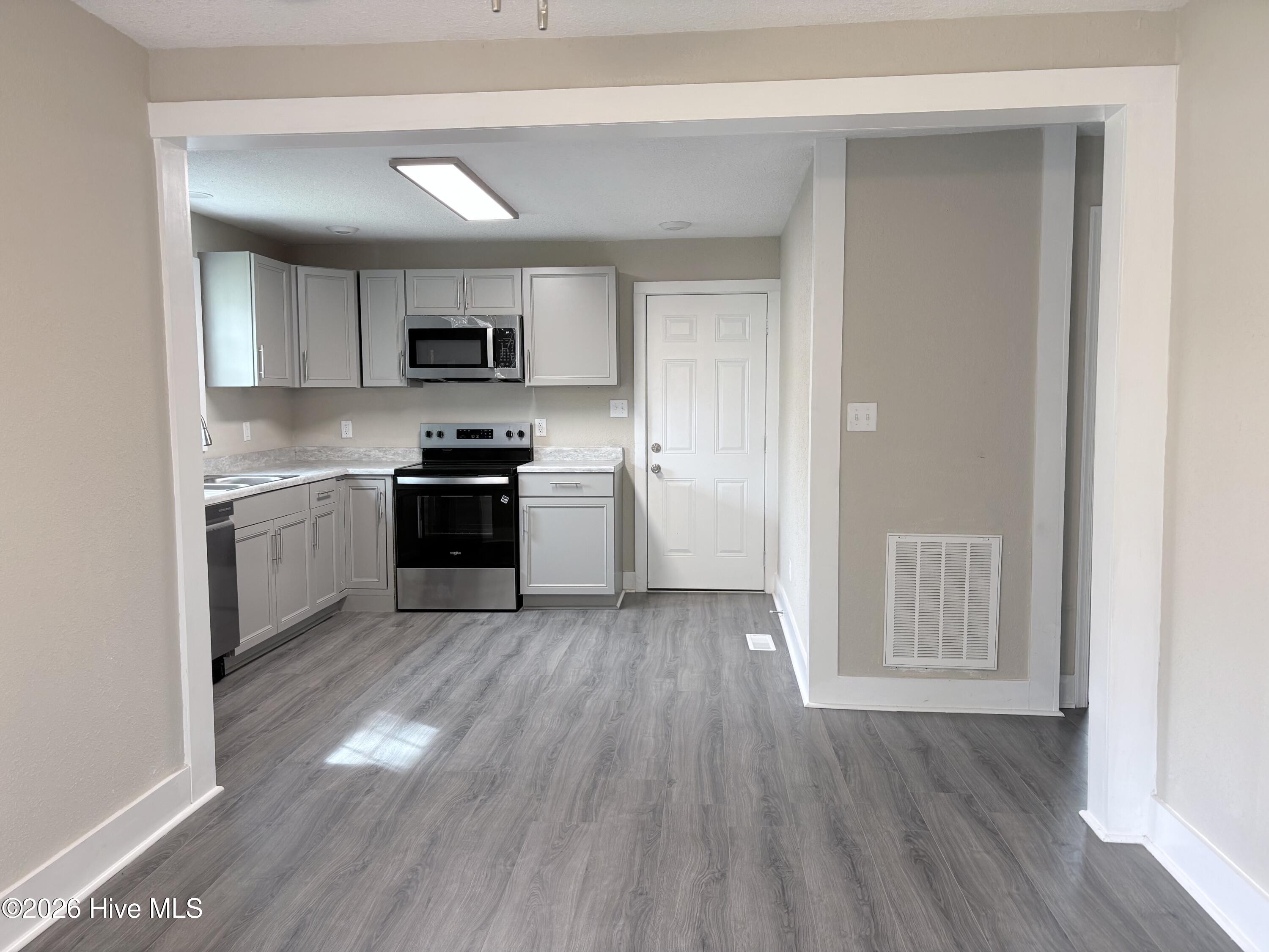 1111 Wood Street Property Photo 5