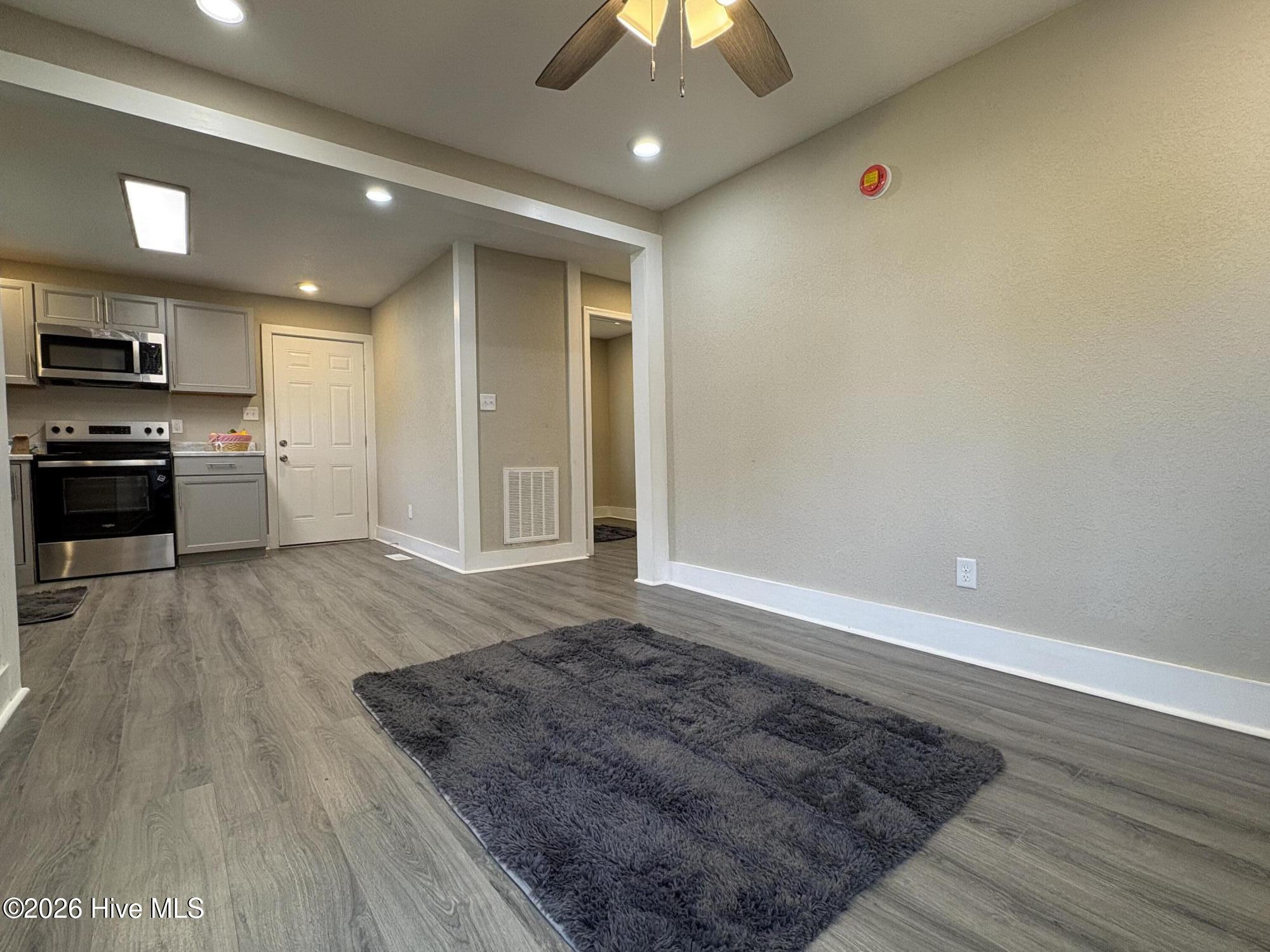 1111 Wood Street Property Photo 6