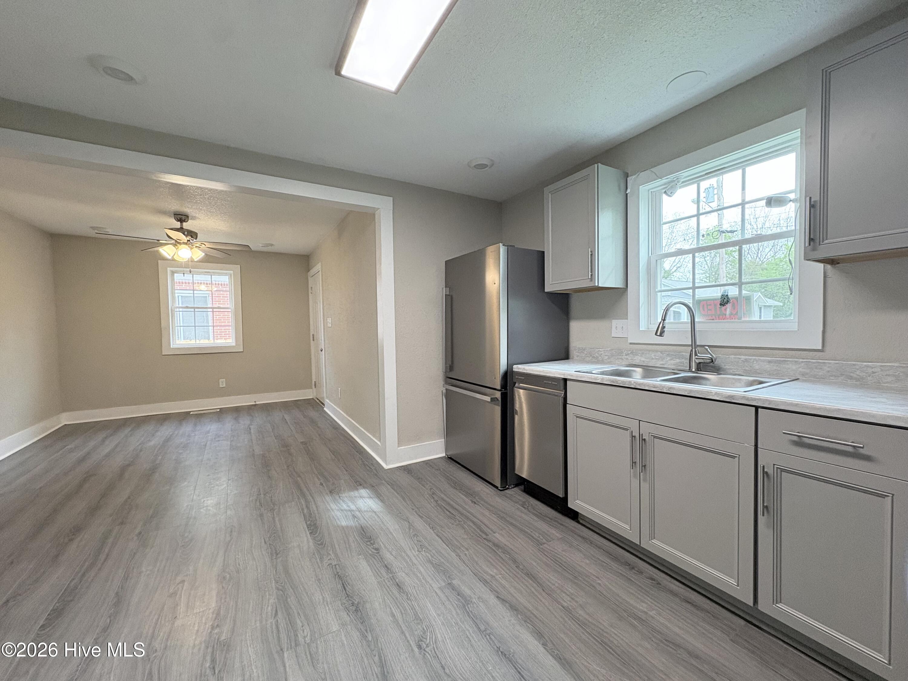 1111 Wood Street Property Photo 7