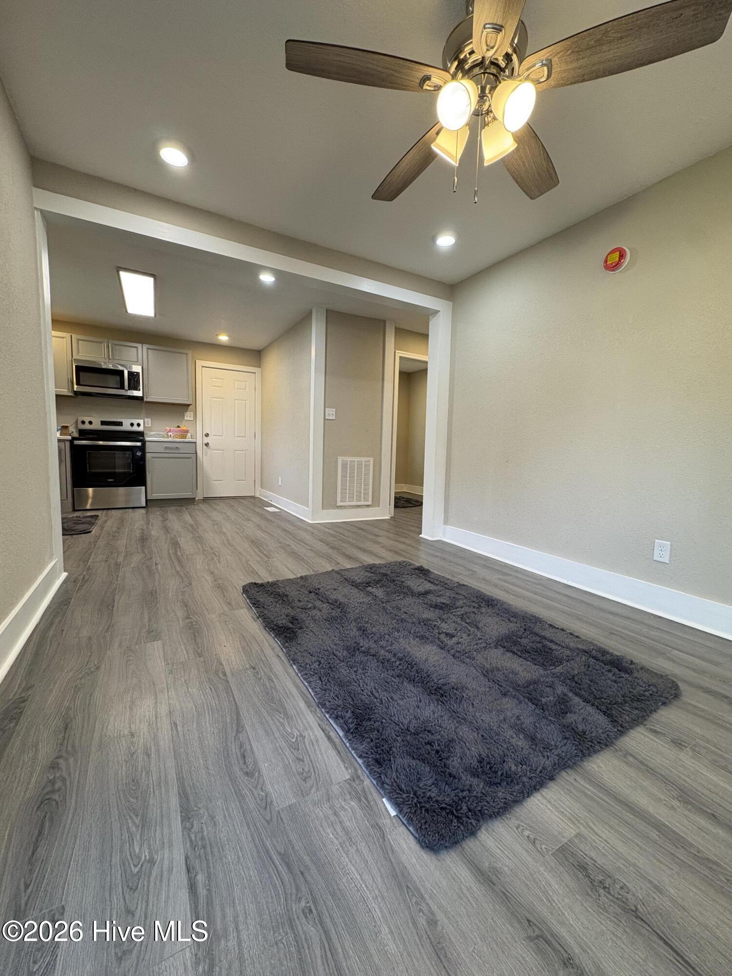 1111 Wood Street Property Photo 8
