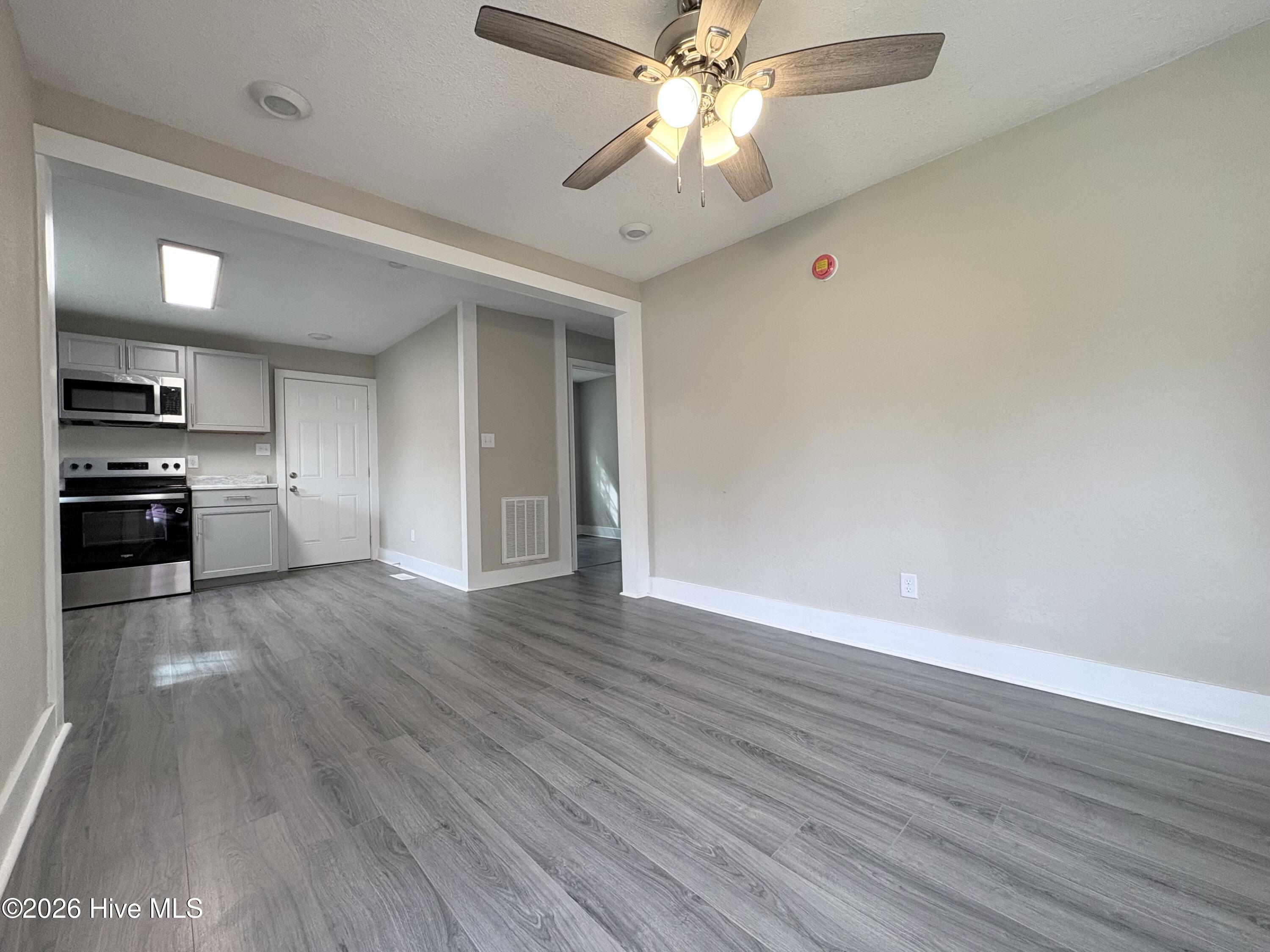 1111 Wood Street Property Photo 10