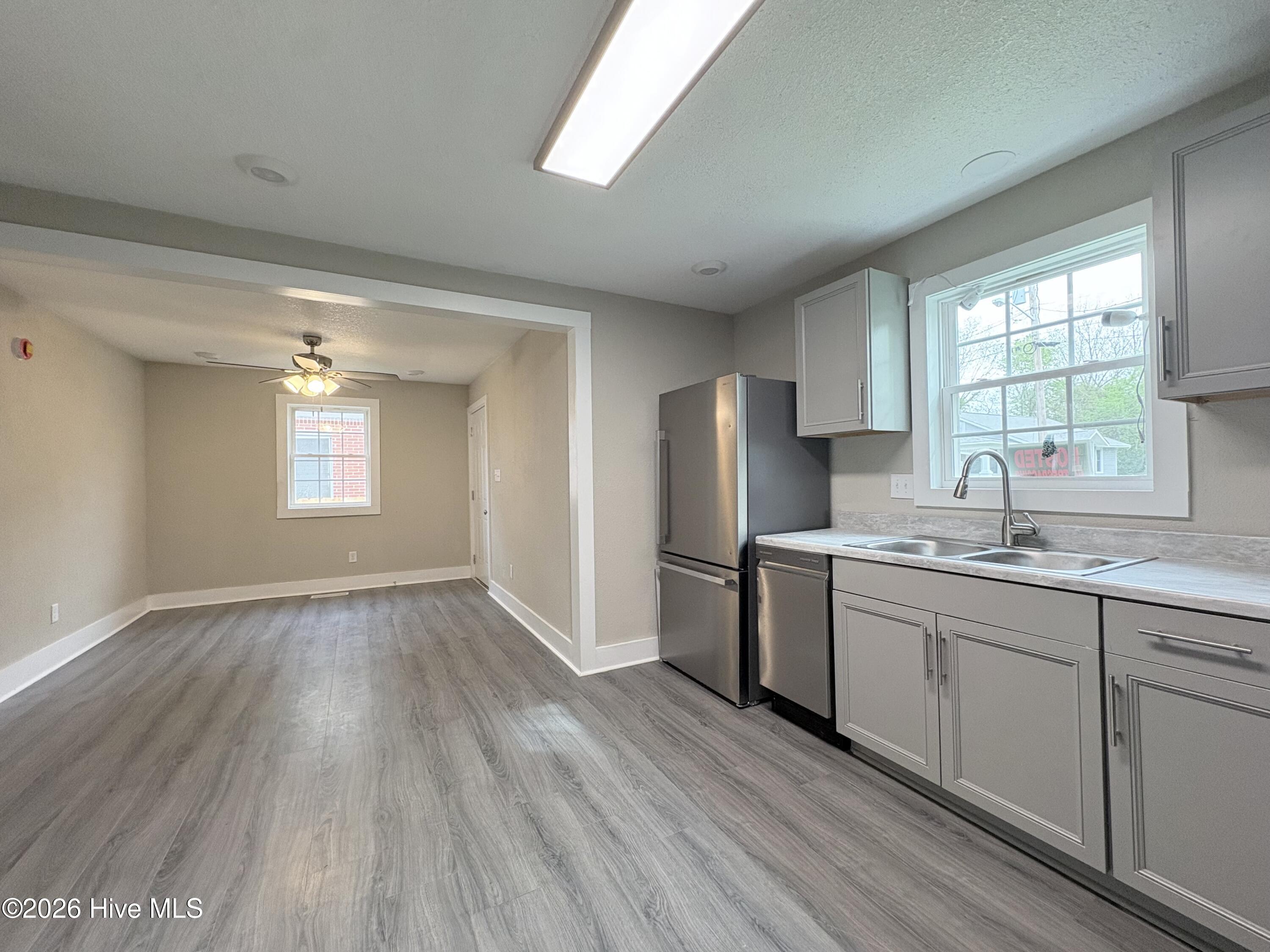 1111 Wood Street Property Photo 11