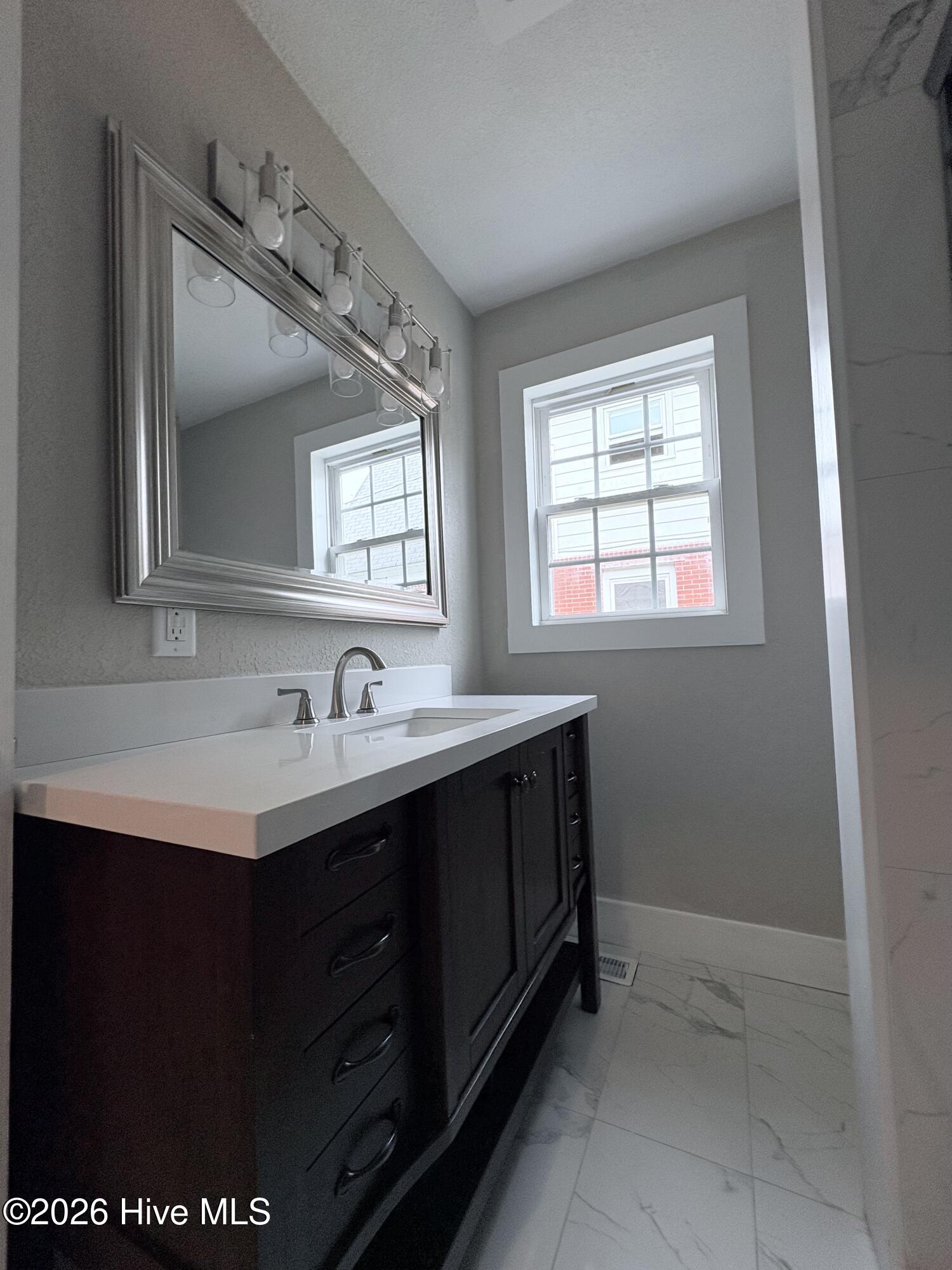 1111 Wood Street Property Photo 14