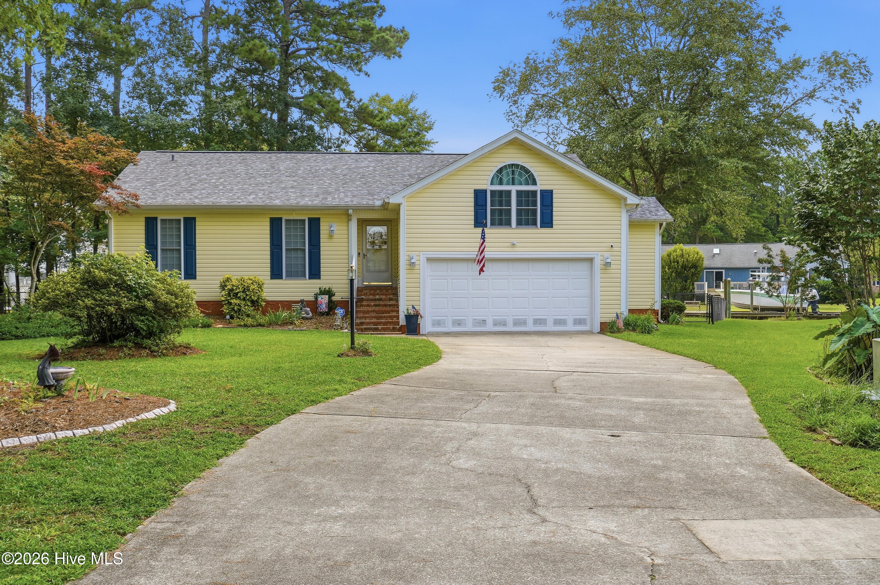 109 Commander Circle Property Photo 2