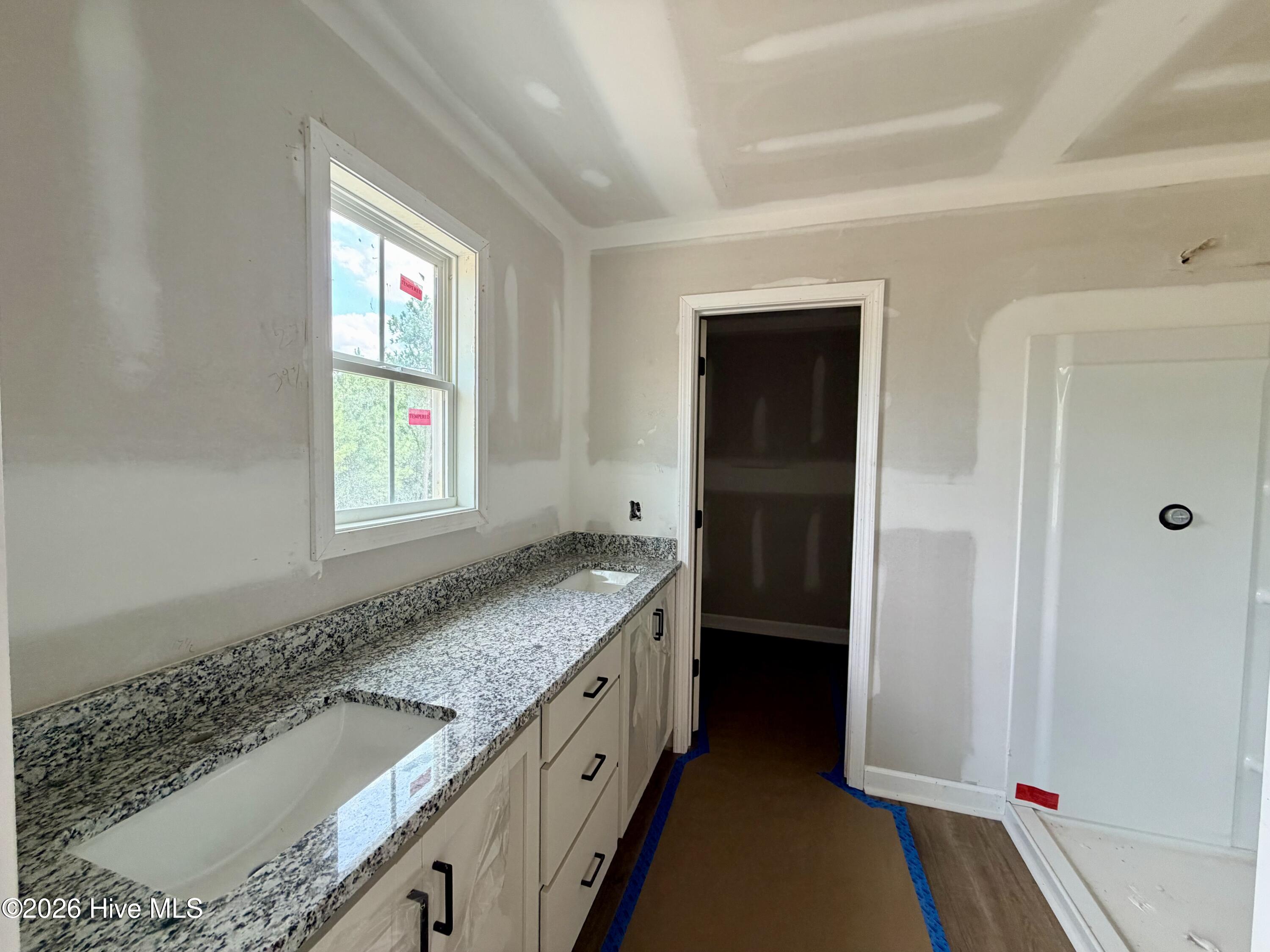 615 Property Photo 15