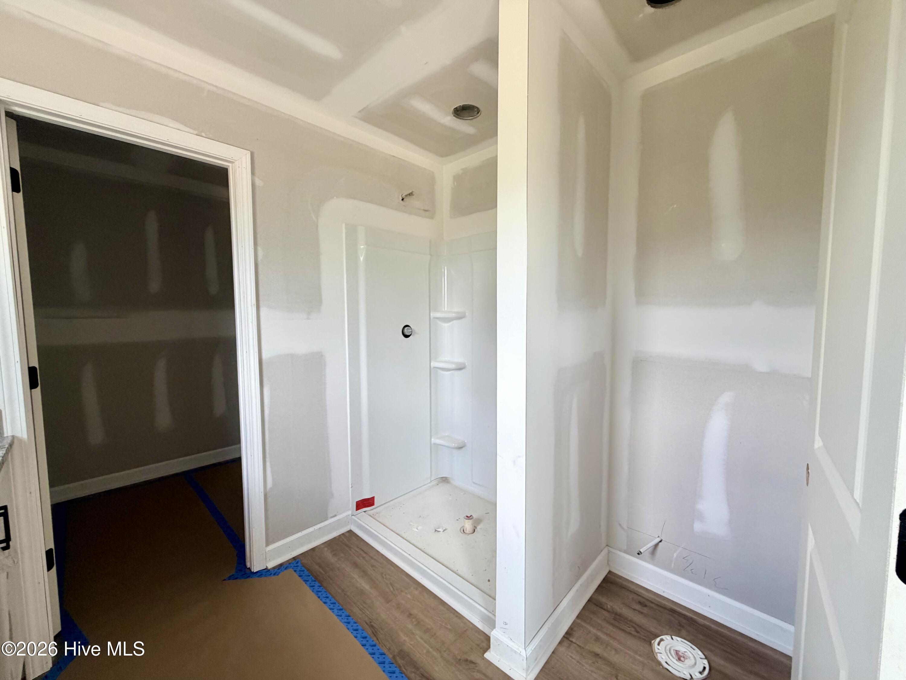 615 Property Photo 16