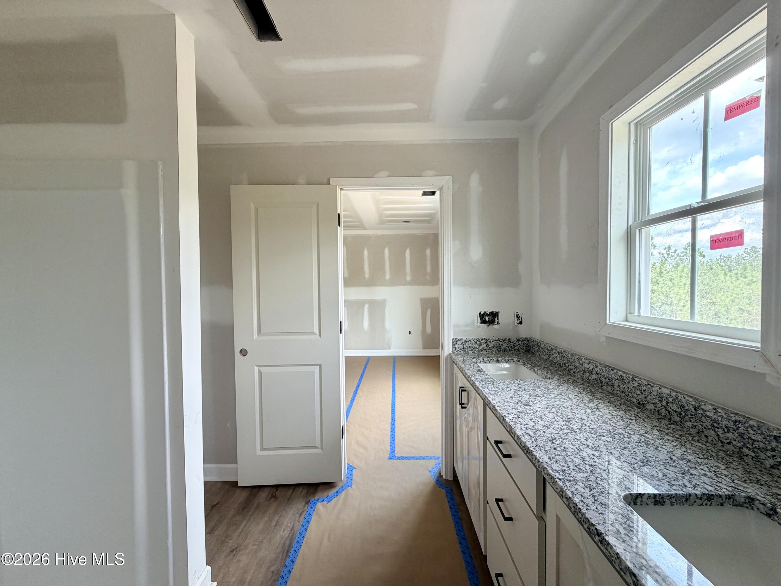615 Property Photo 18