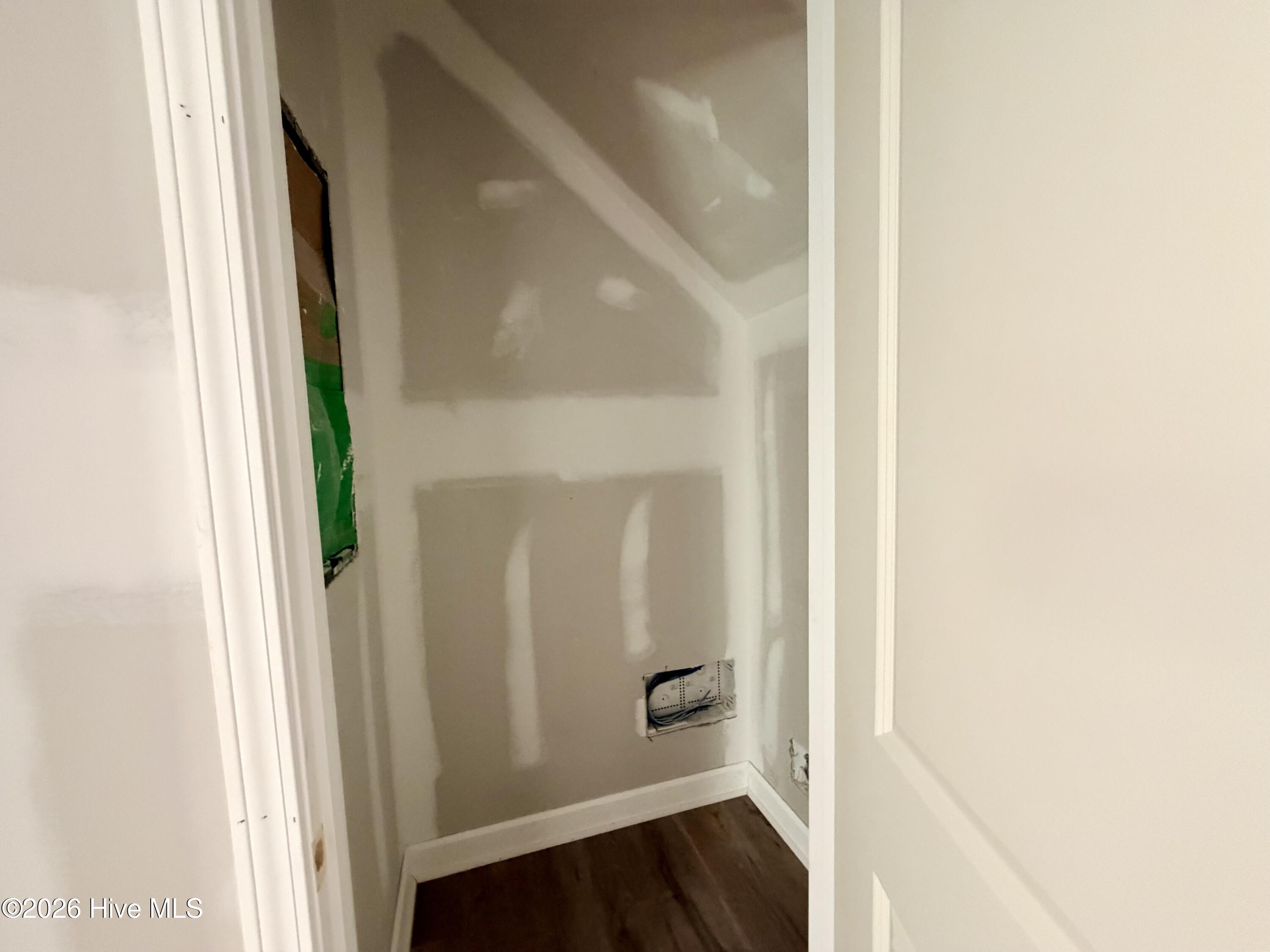 615 Property Photo 36
