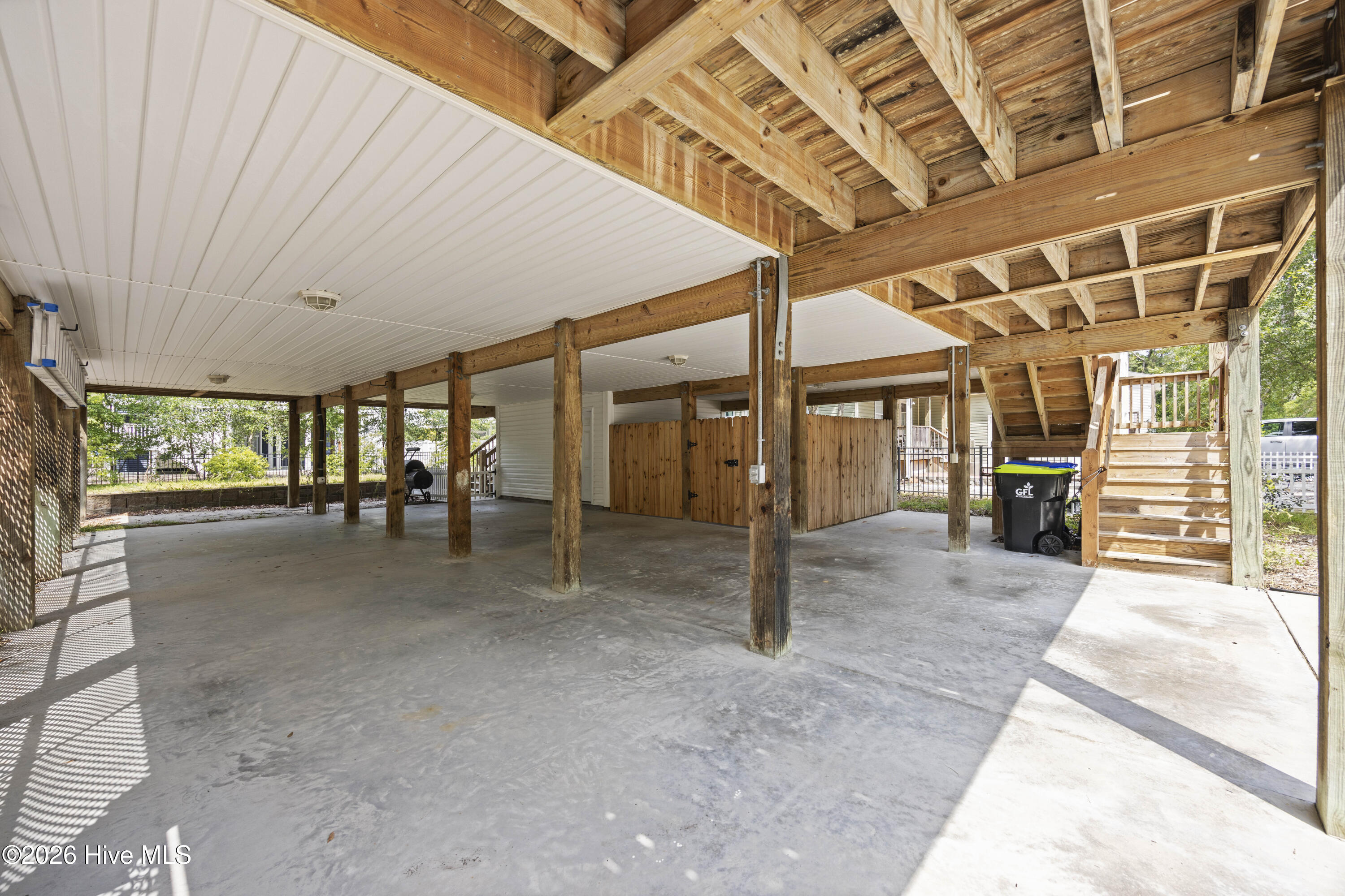 225 Ne 39th Street Property Photo 40