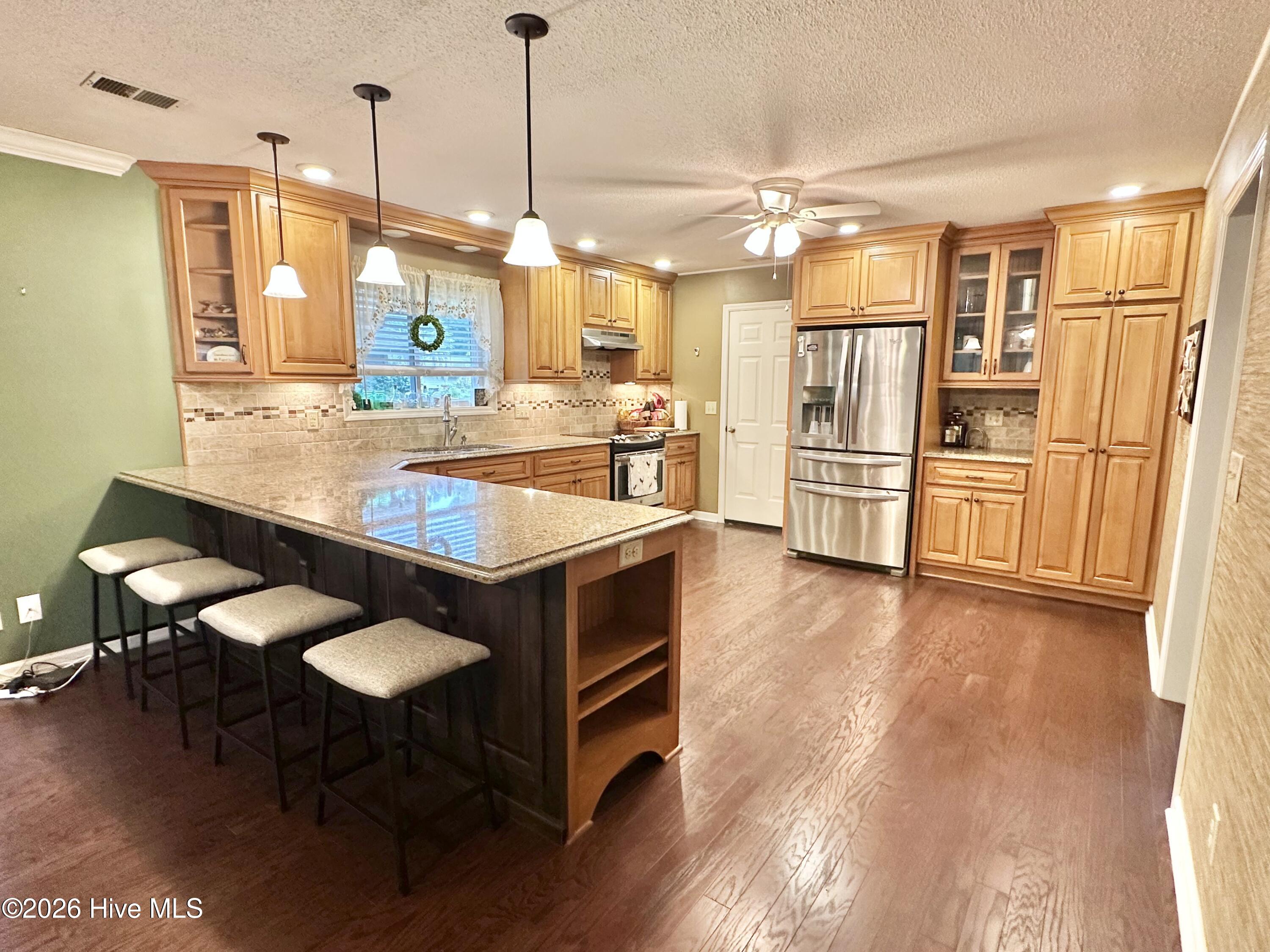 515 Fairway Drive W Property Photo 6
