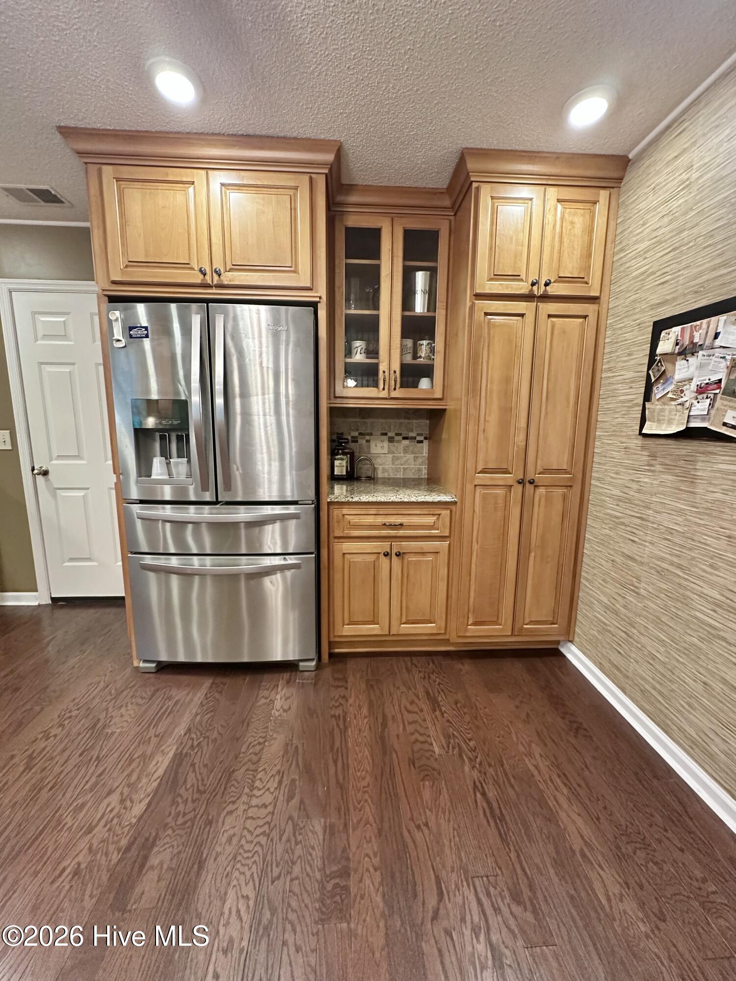 515 Fairway Drive W Property Photo 8