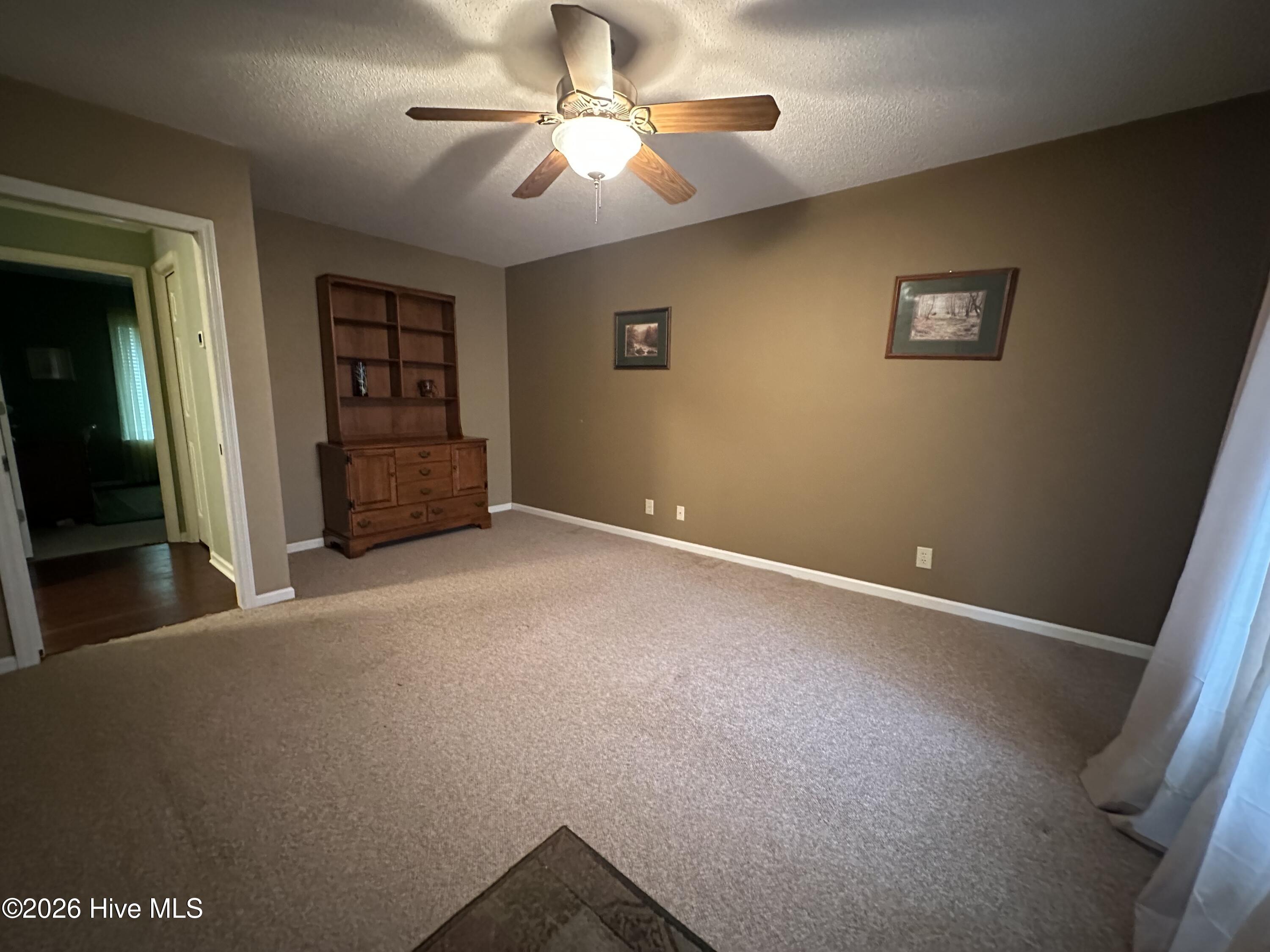515 Fairway Drive W Property Photo 10