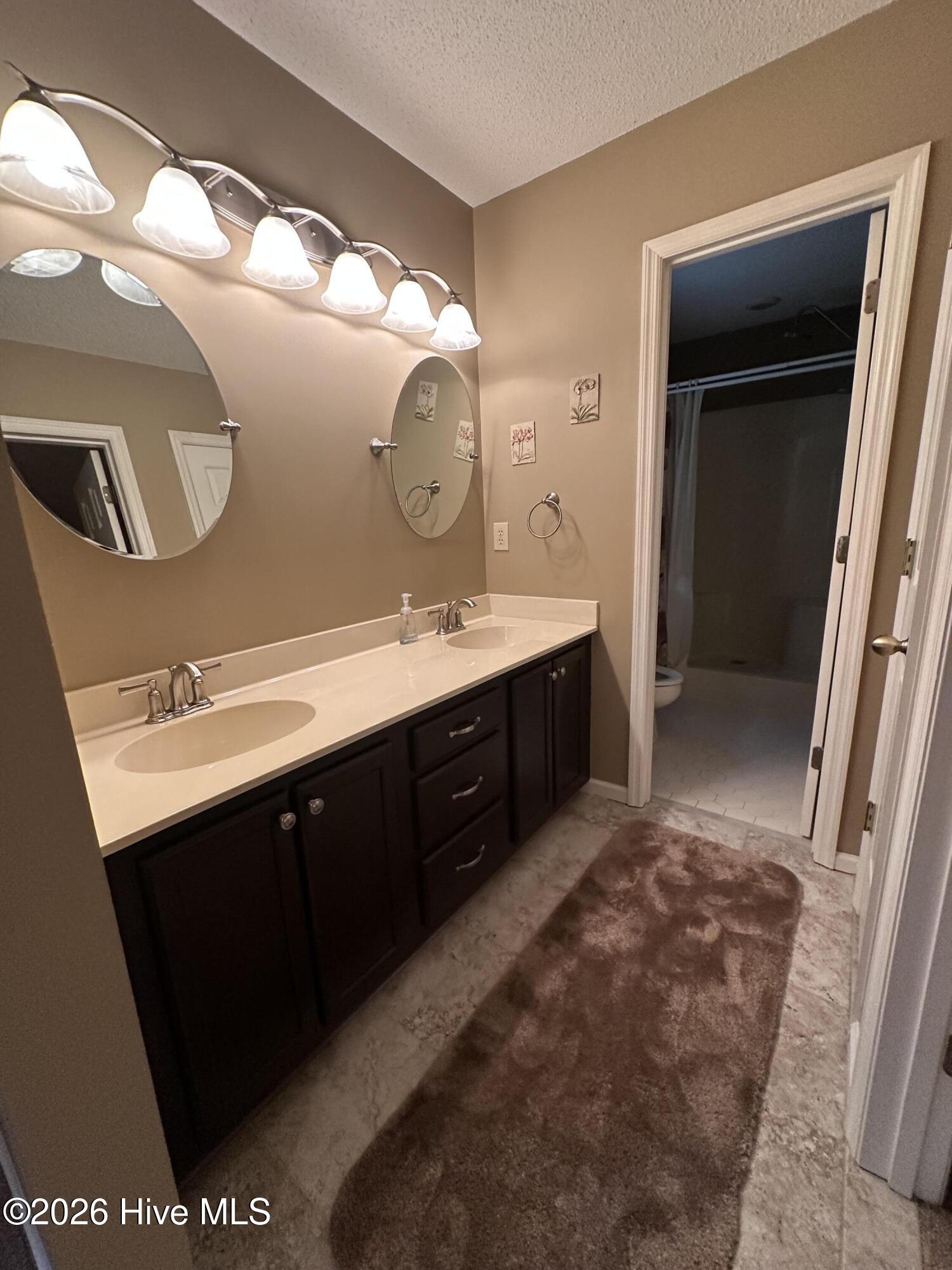 515 Fairway Drive W Property Photo 11