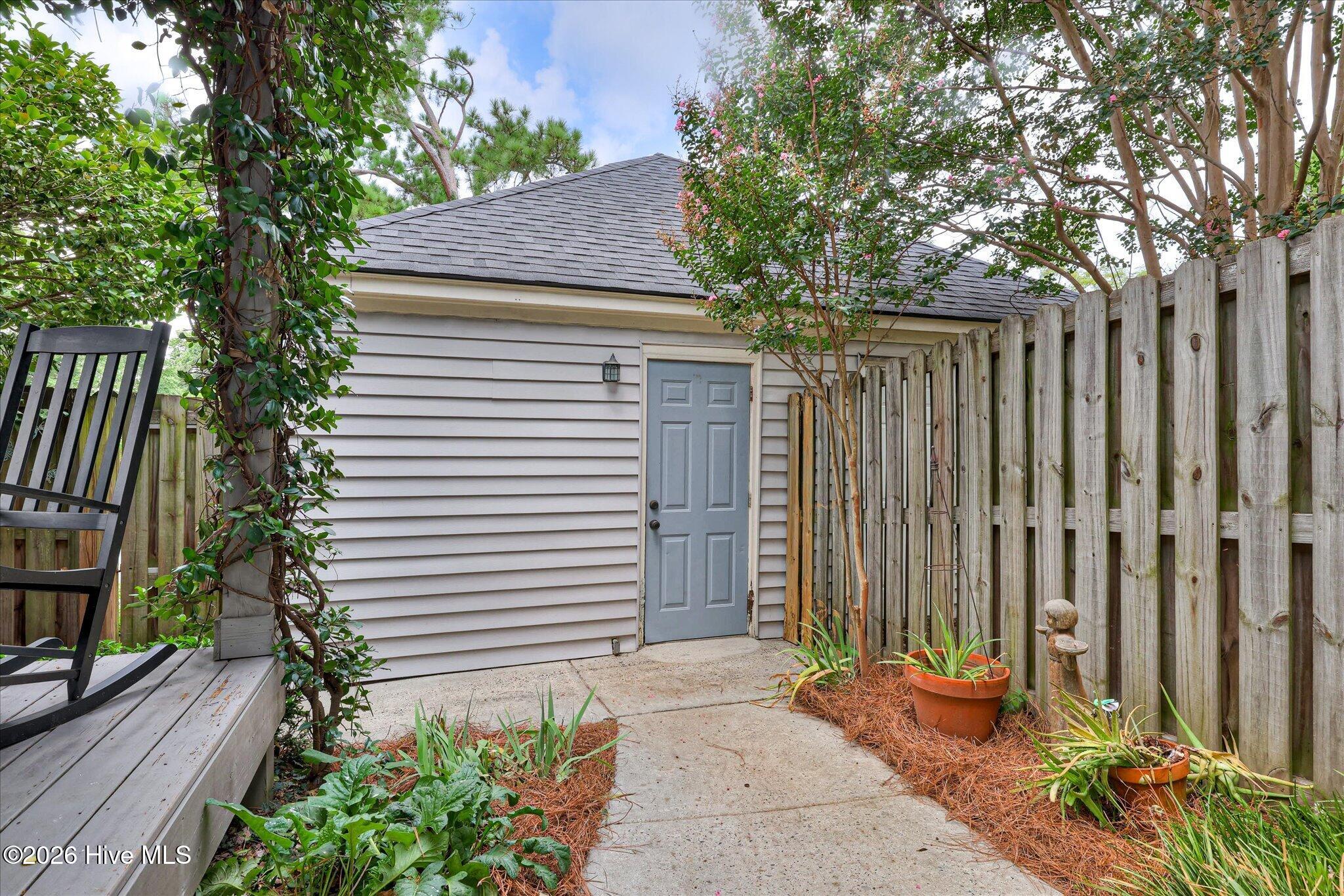374 Folkstone Circle Property Photo 43