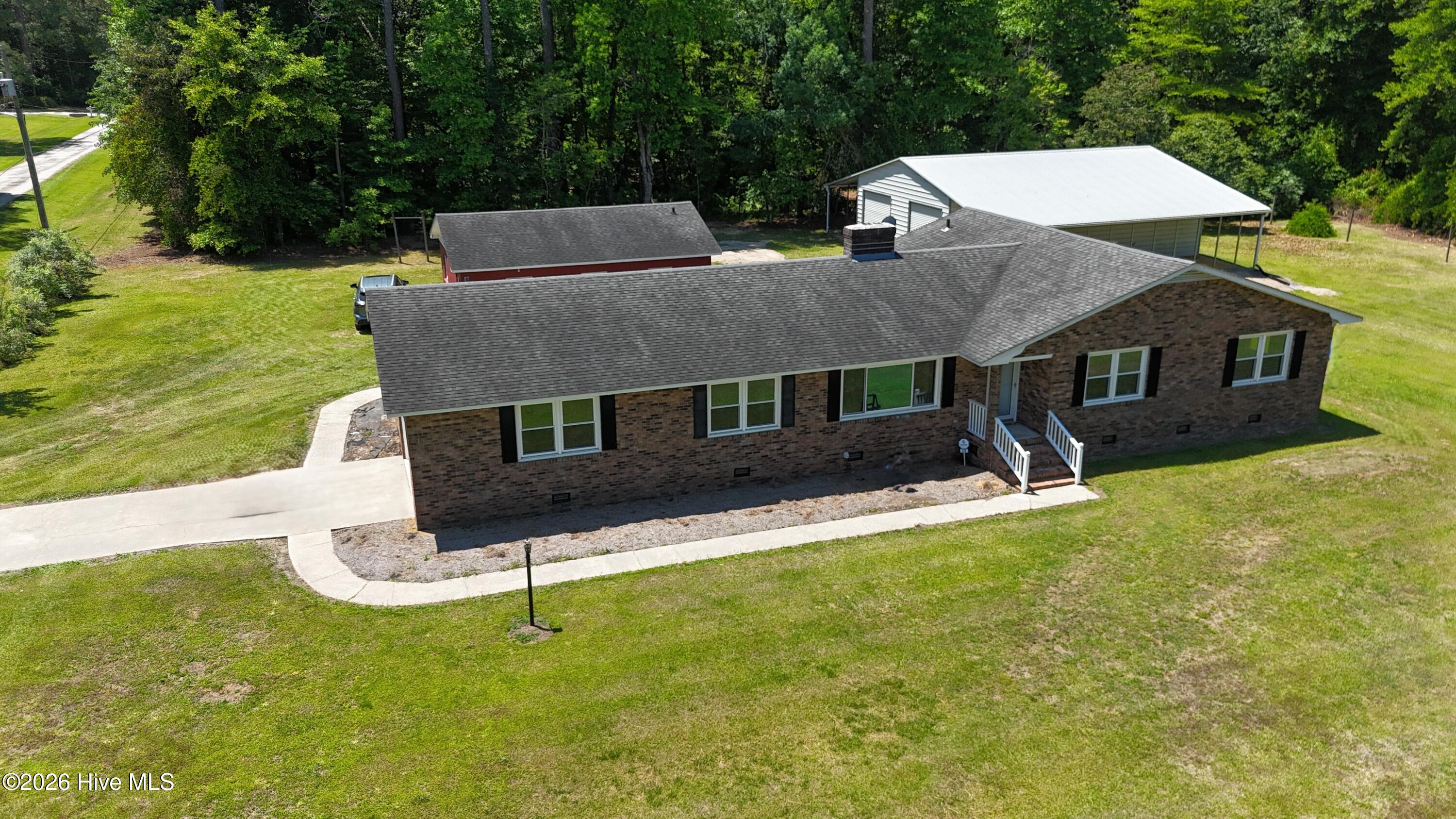 120 King Heights Boulevard Property Photo 3