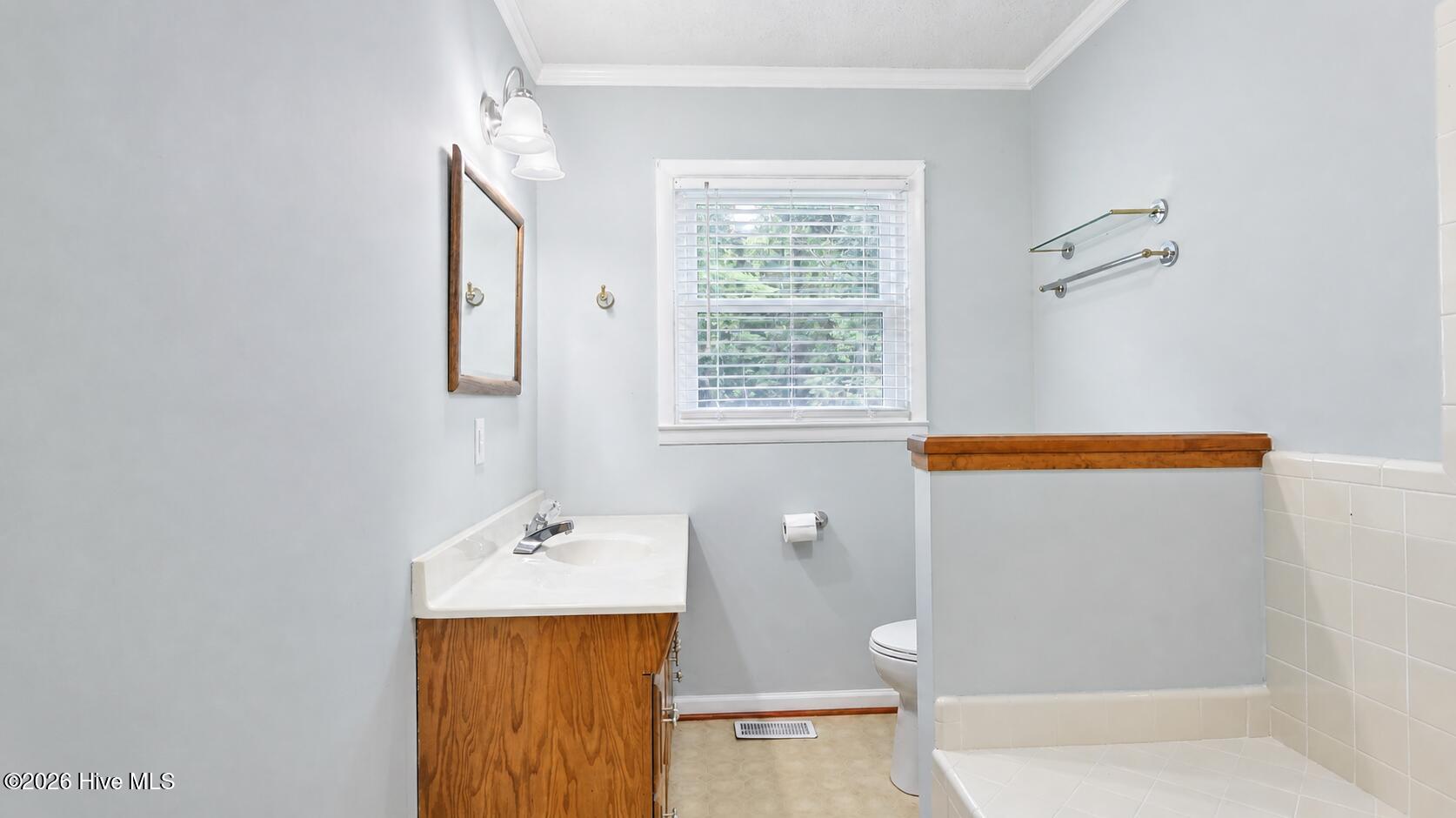 120 King Heights Boulevard Property Photo 28