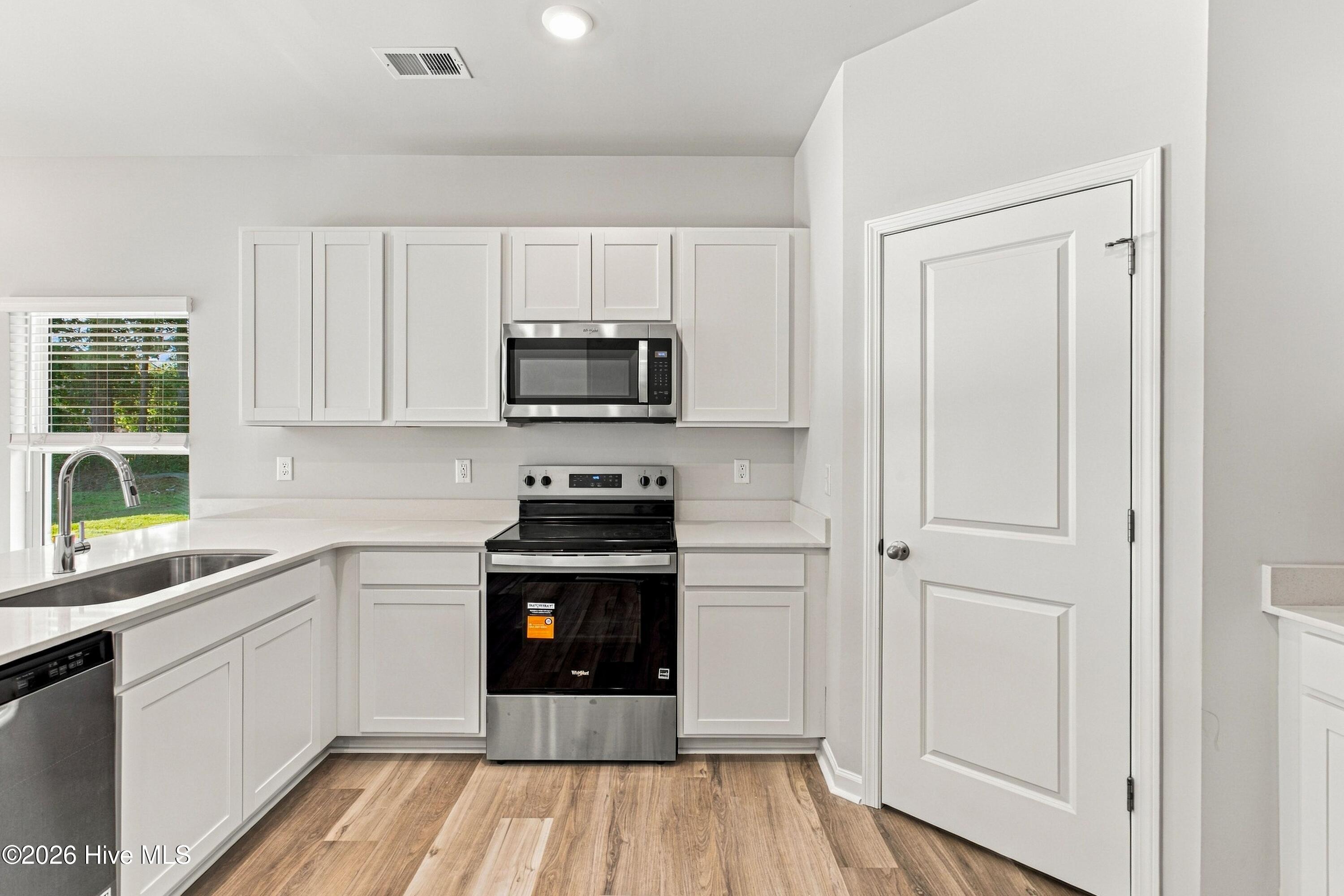 104 N Squires Lane Property Photo 14