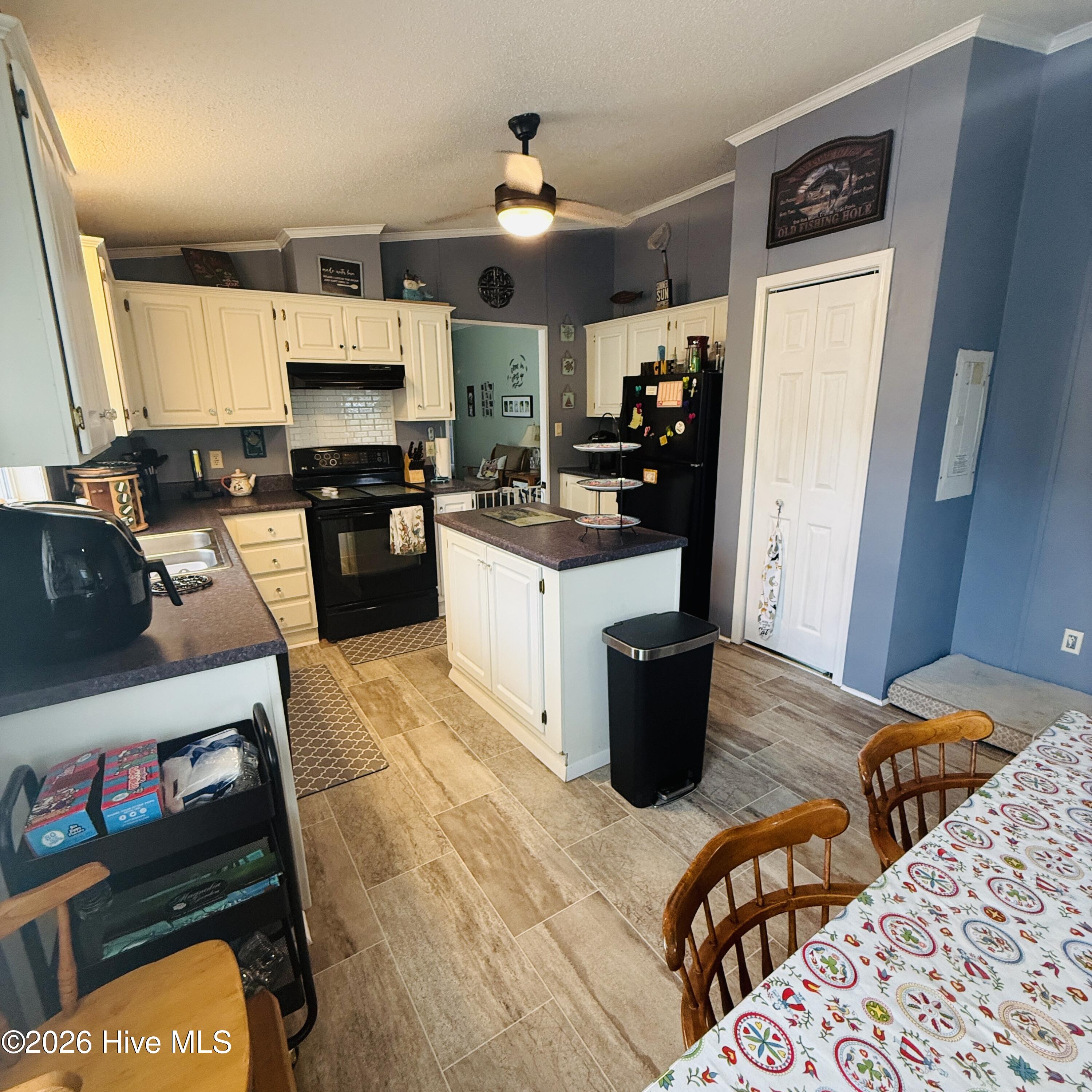 125 Apache Road Property Photo 6