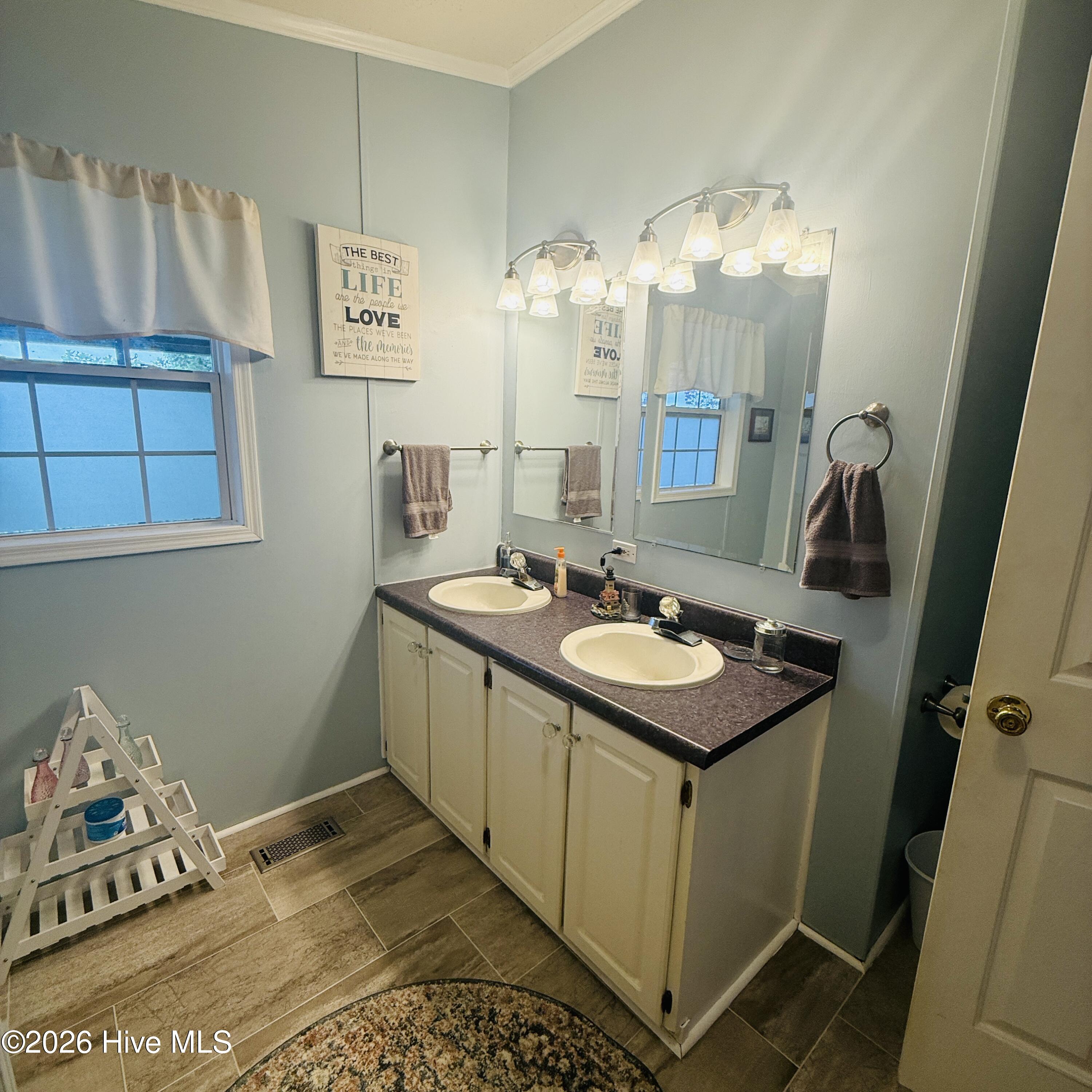 125 Apache Road Property Photo 8