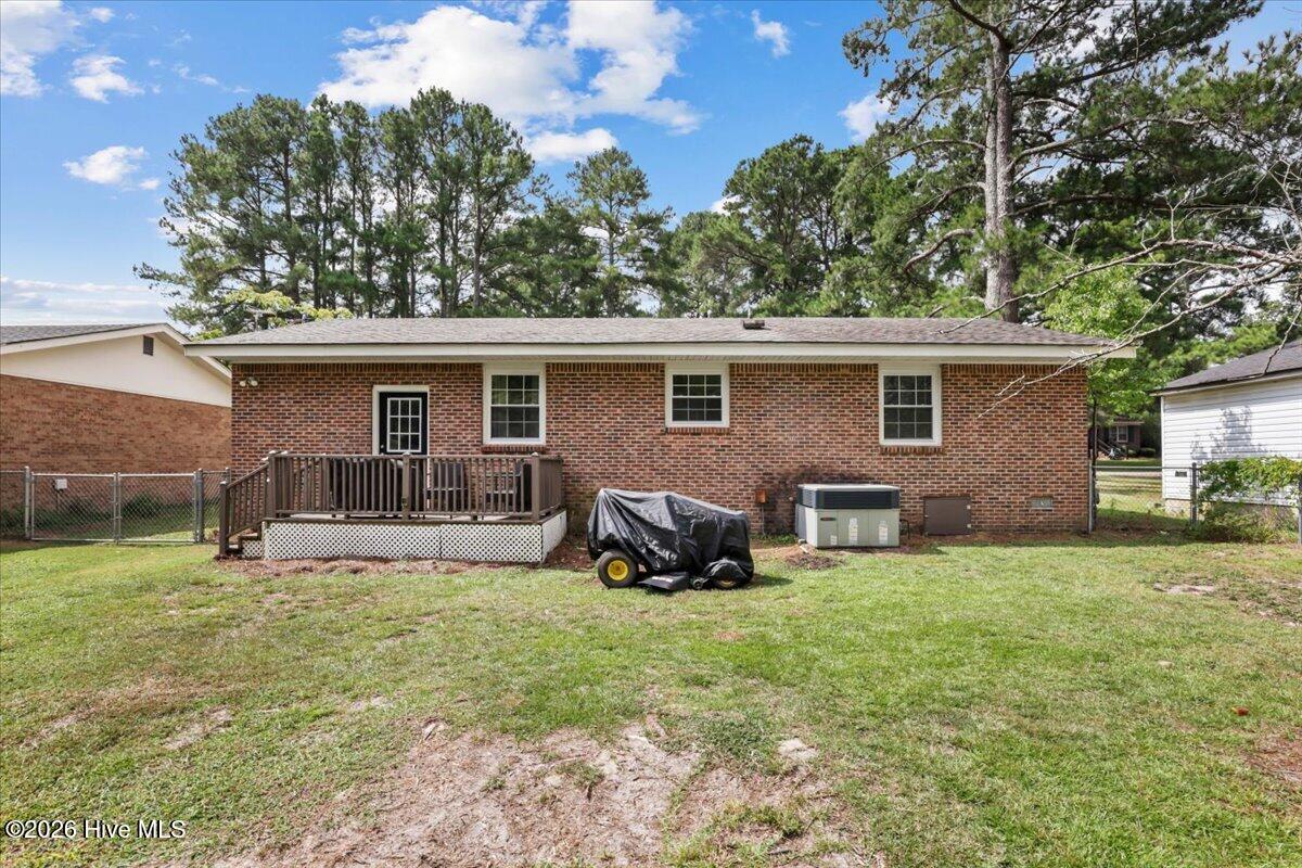 506 E Elm Street Property Photo 8