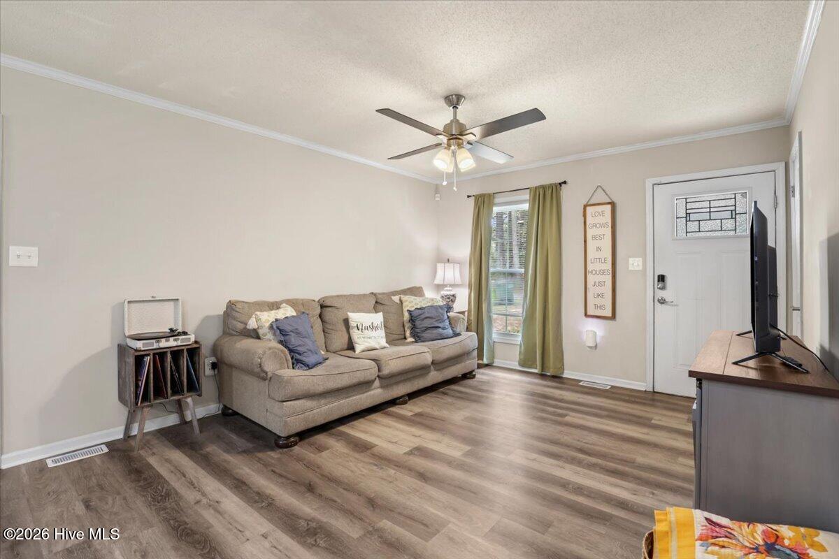 506 E Elm Street Property Photo 13