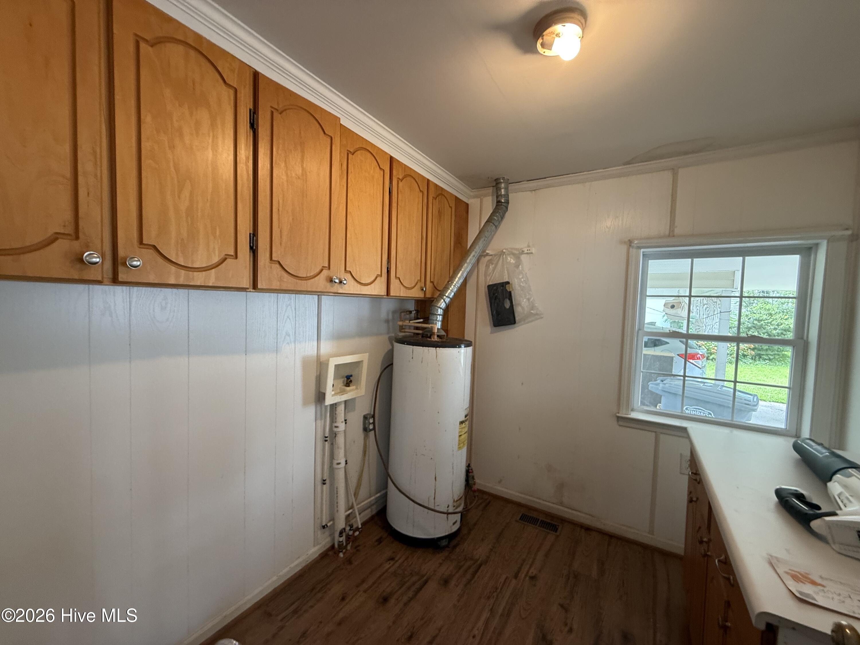 208 Crescent Drive Property Photo 9