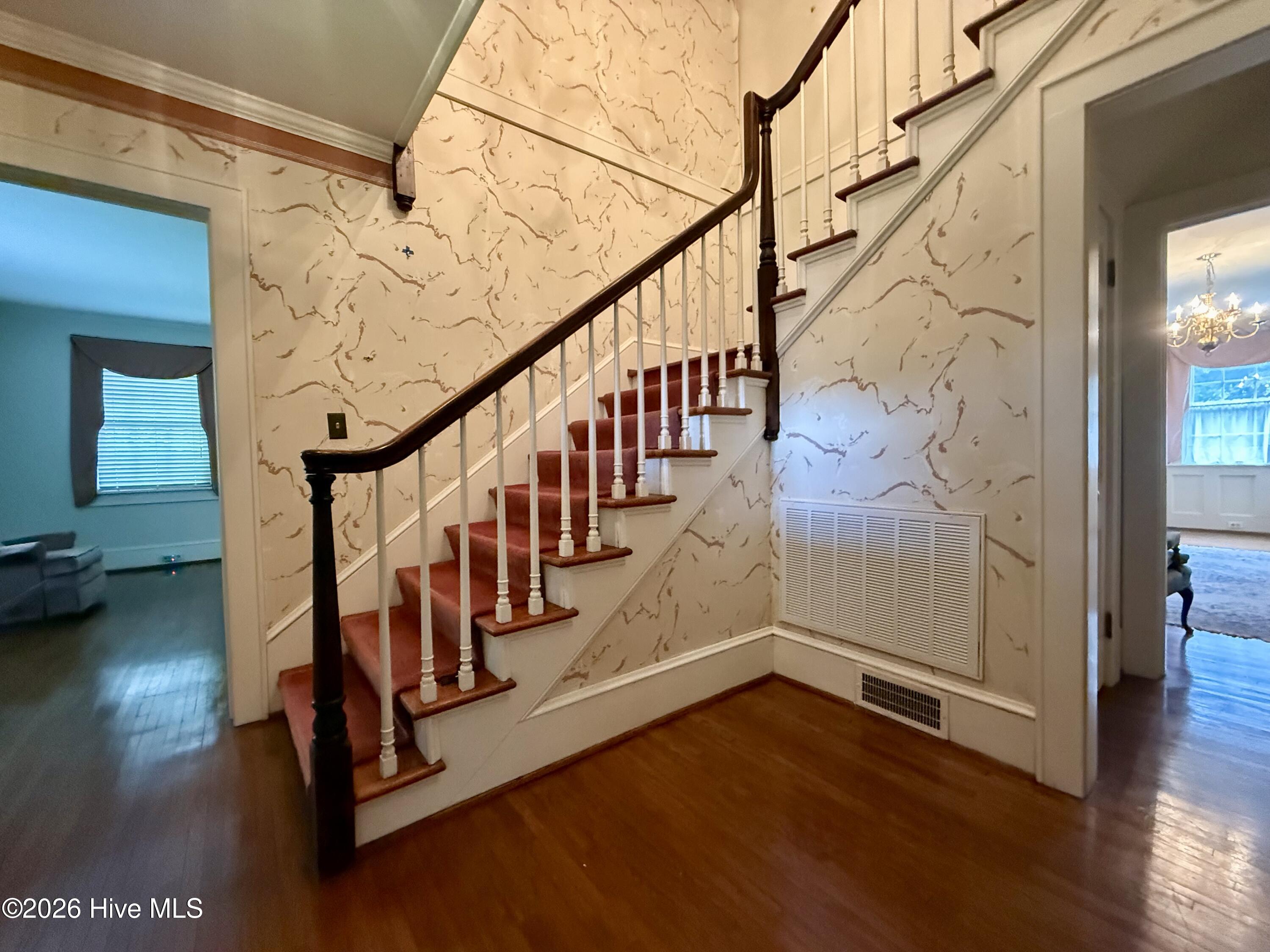 208 Crescent Drive Property Photo 22