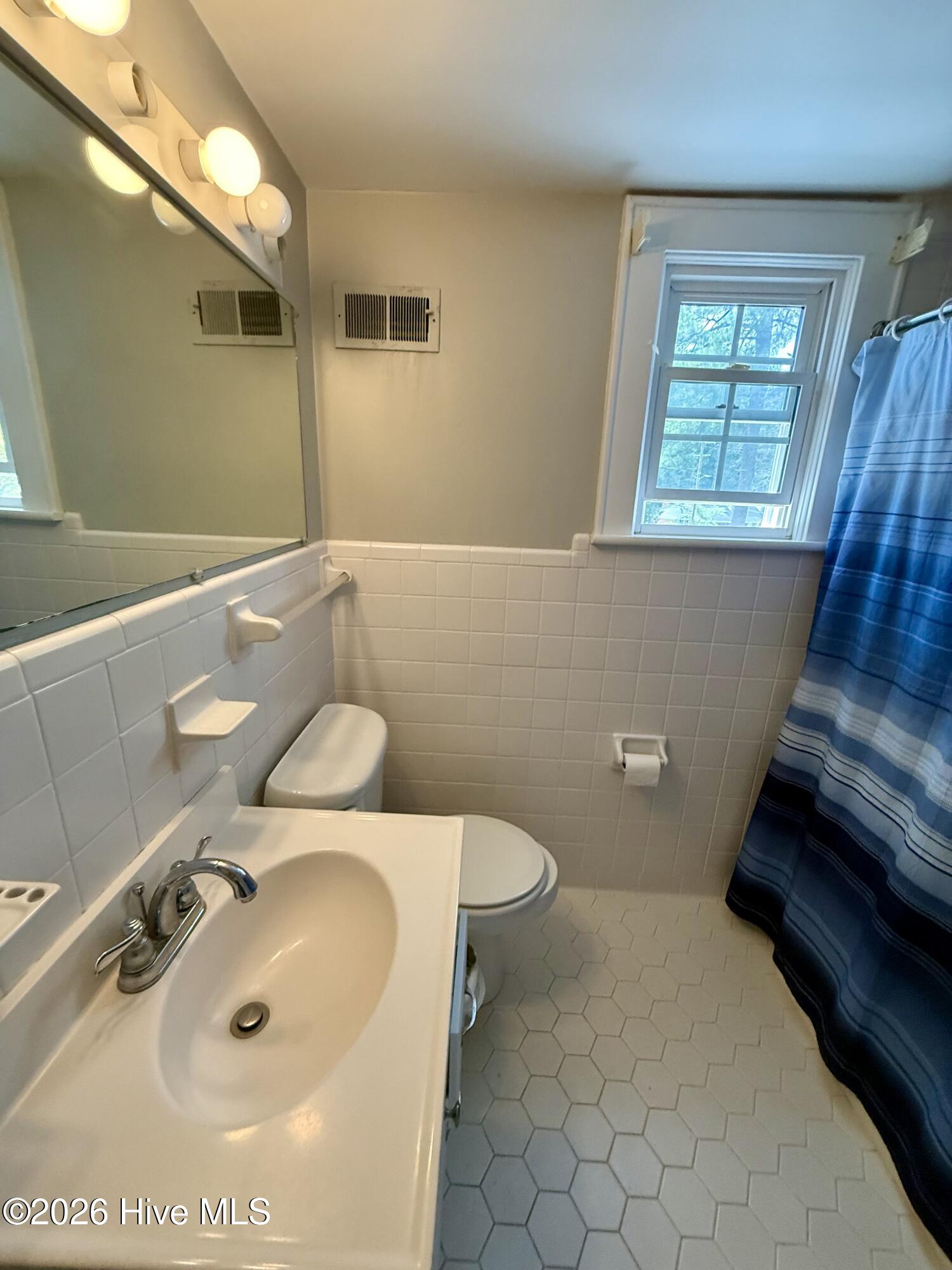 208 Crescent Drive Property Photo 28