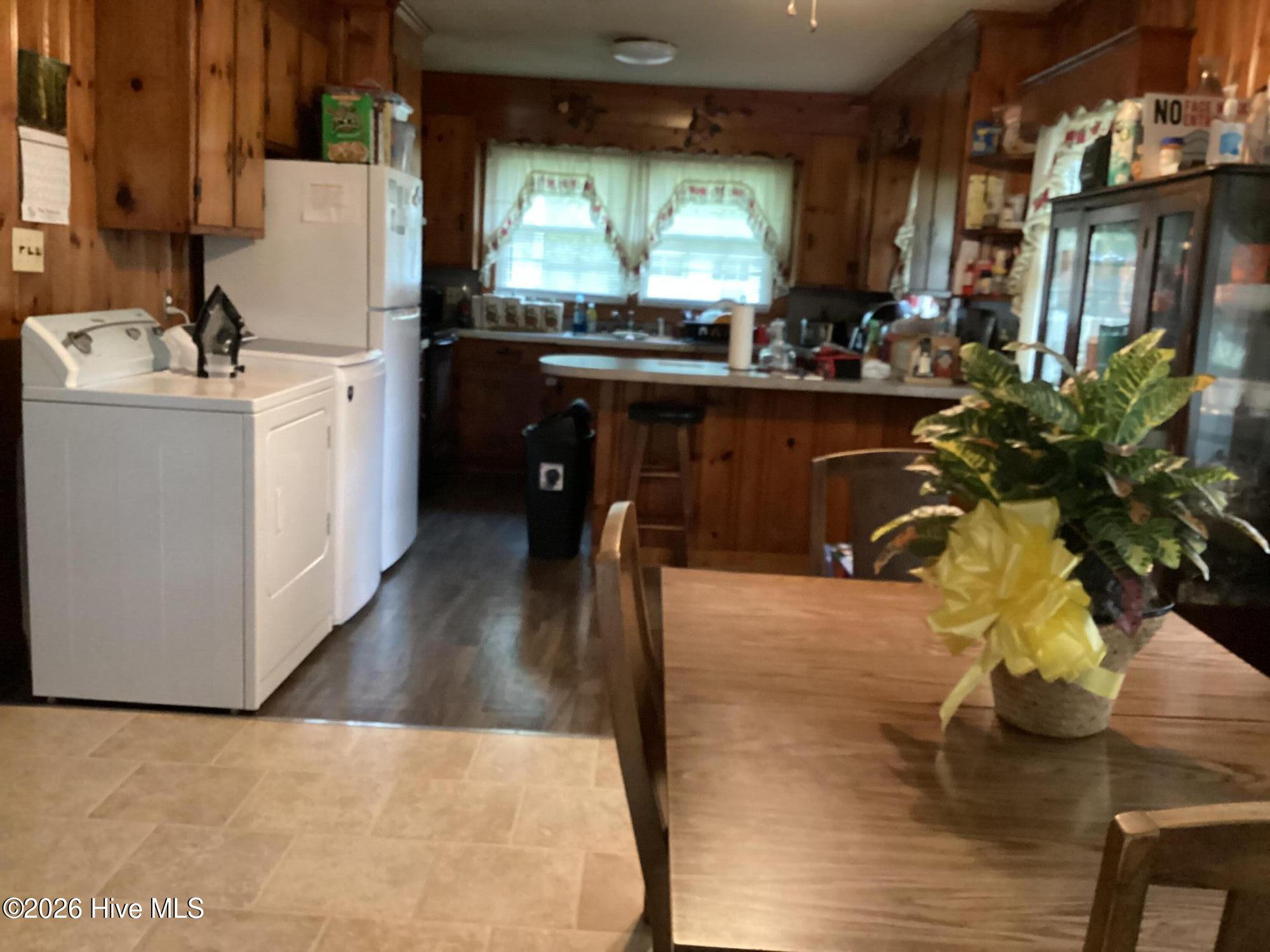 329 Mallory Street Property Photo 4