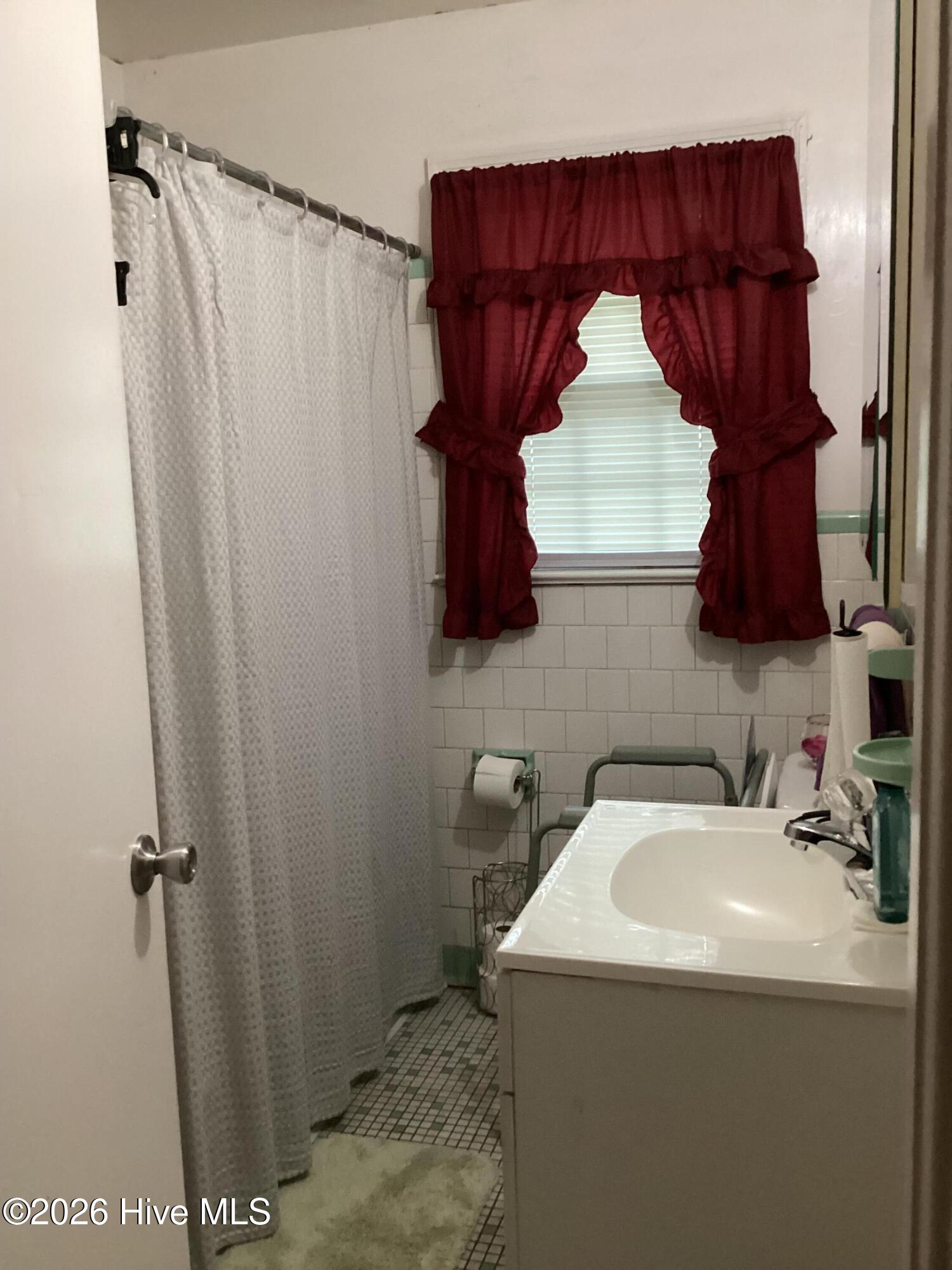 329 Mallory Street Property Photo 9