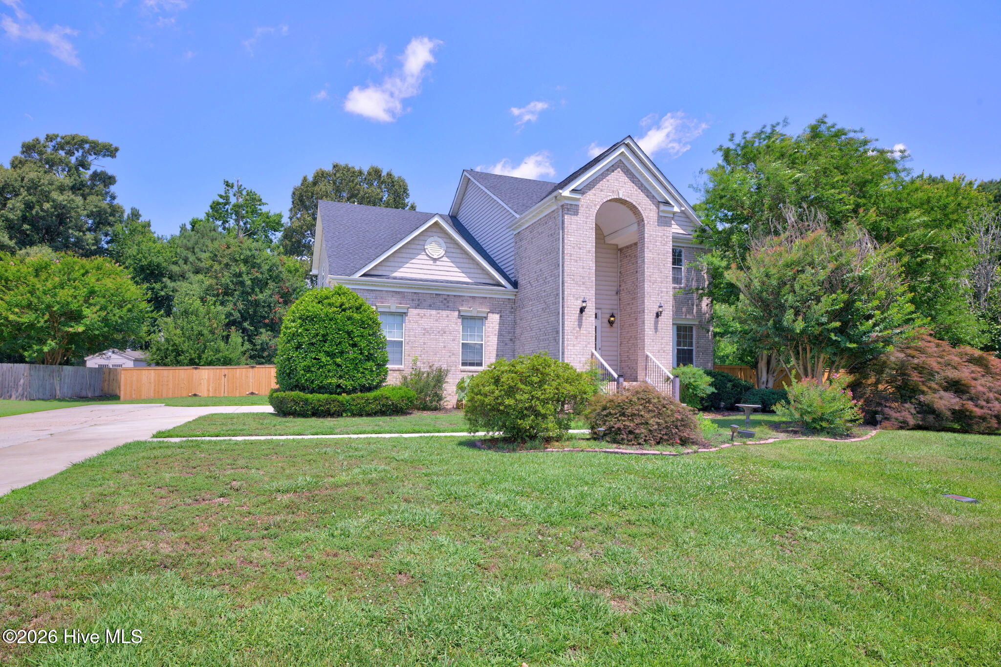283 Green View Road Property Photo 2