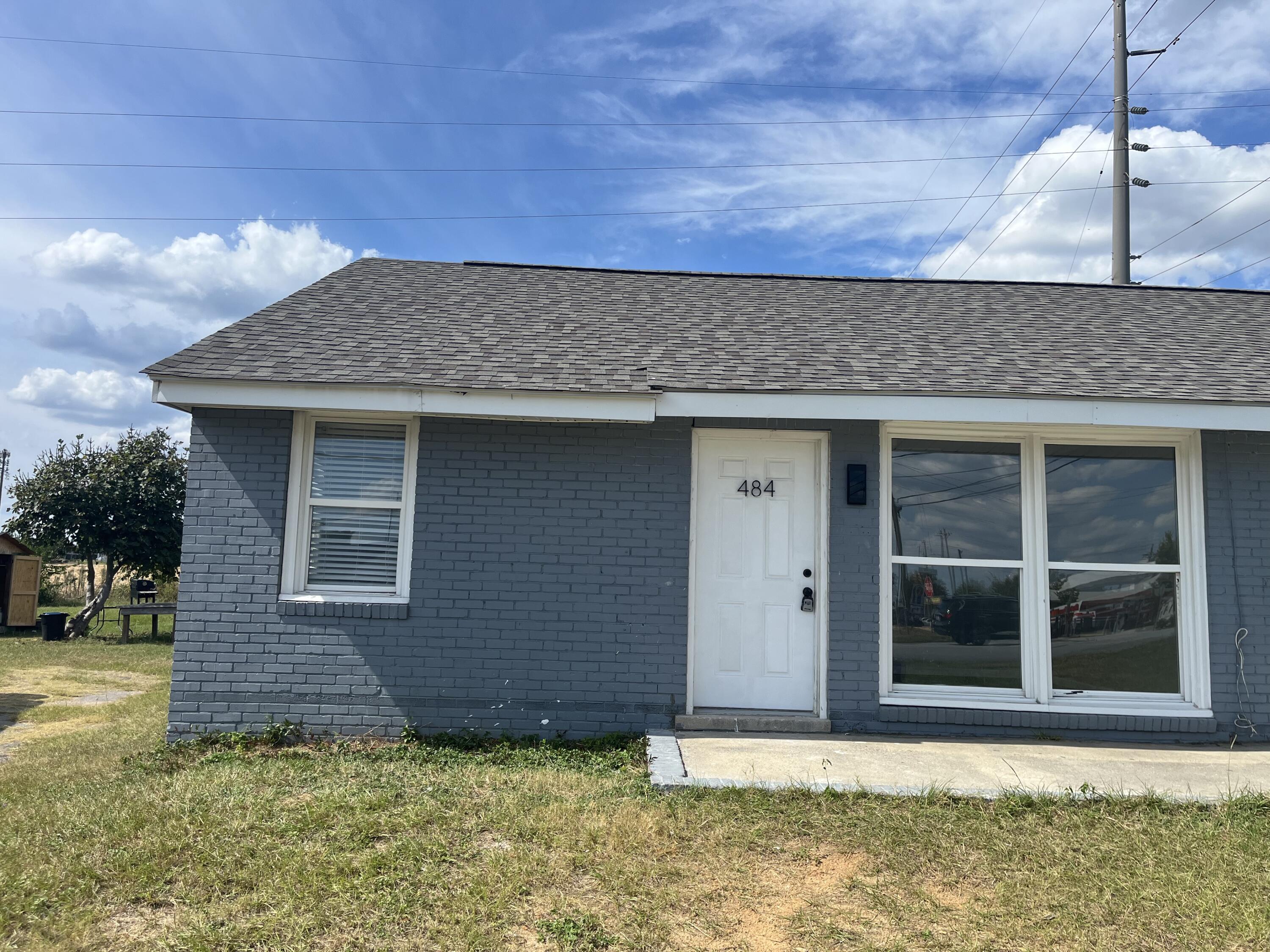 484 Metz Drive Property Photo 1