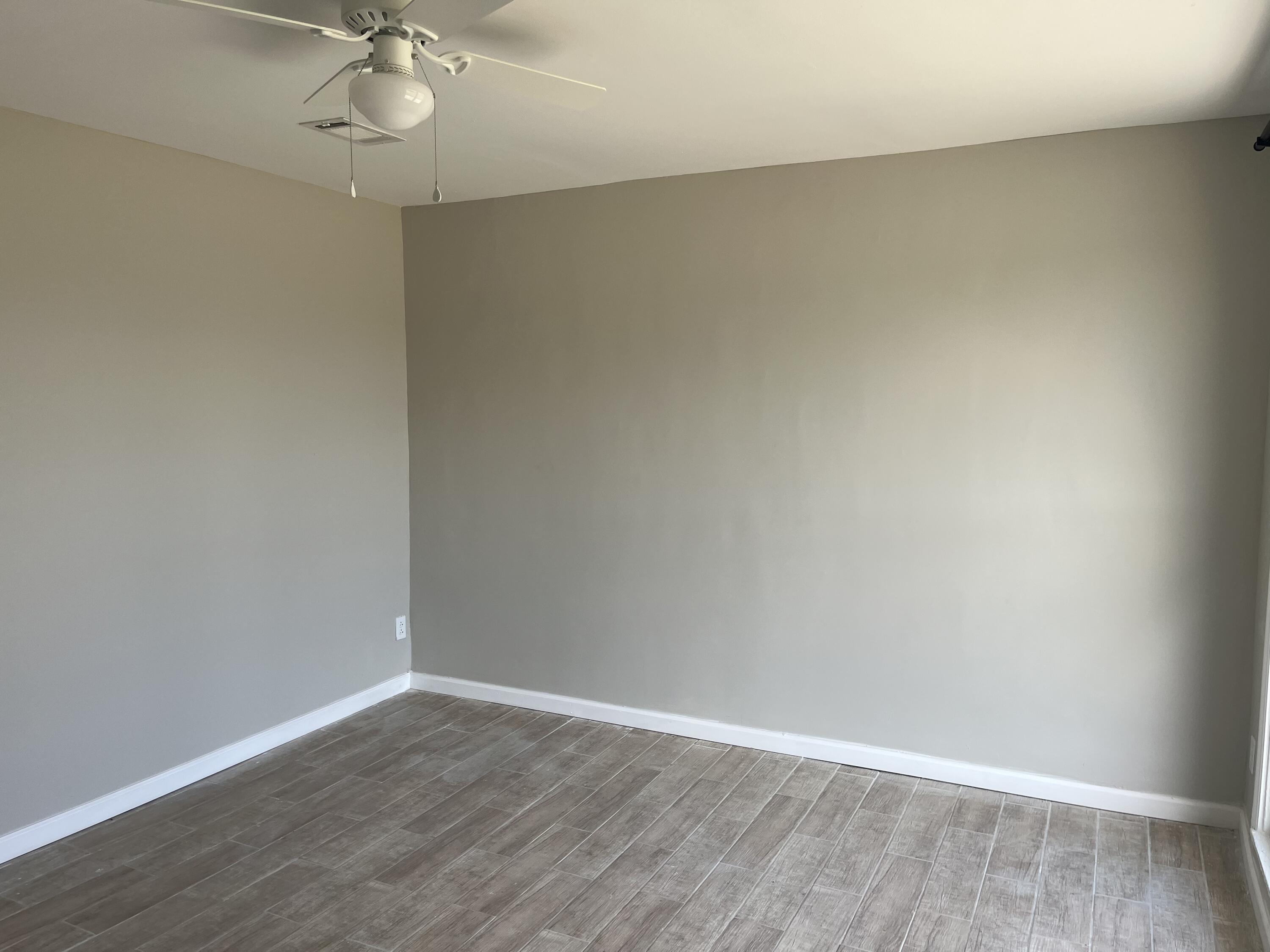 484 Metz Drive Property Photo 3