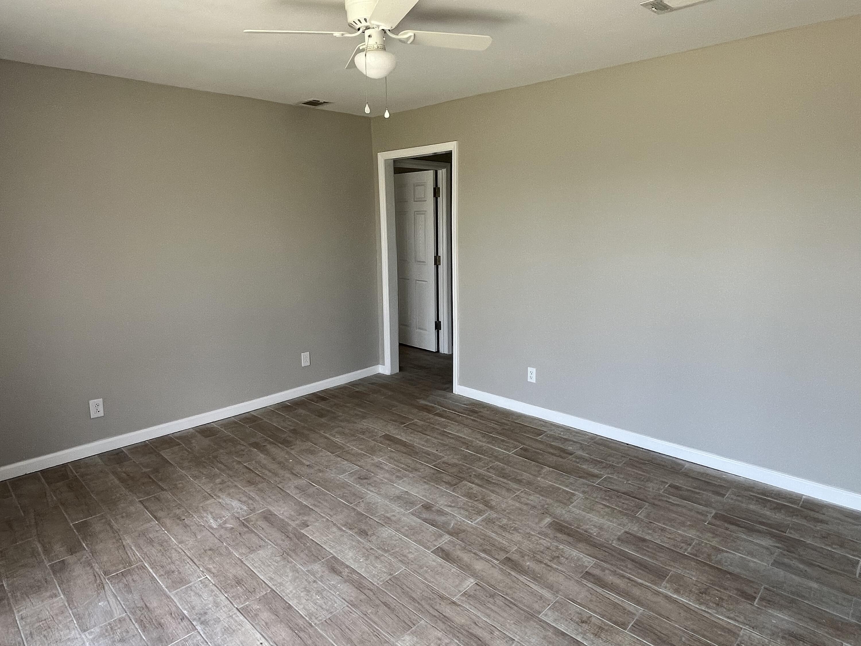 484 Metz Drive Property Photo 4