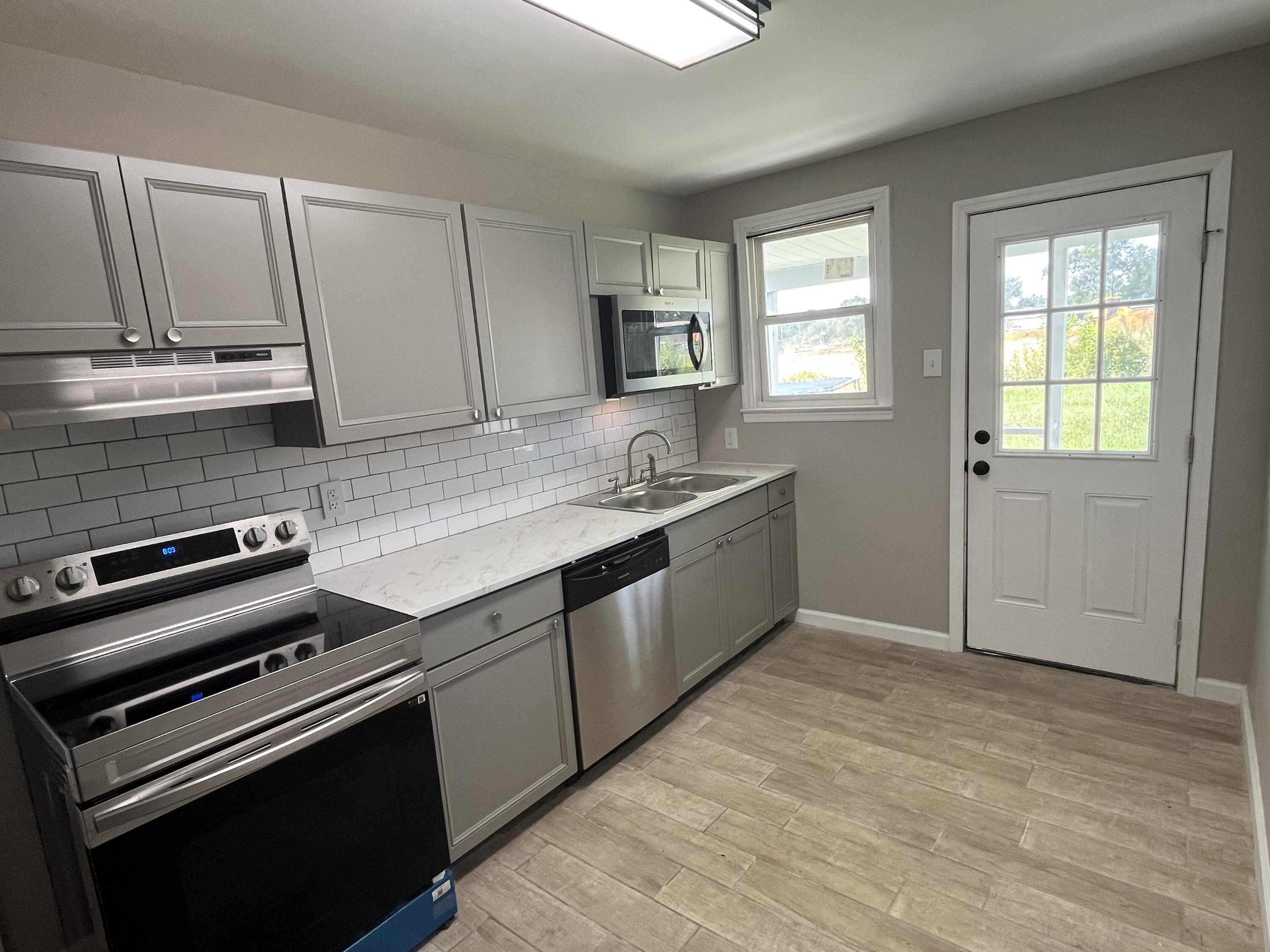 484 Metz Drive Property Photo 6