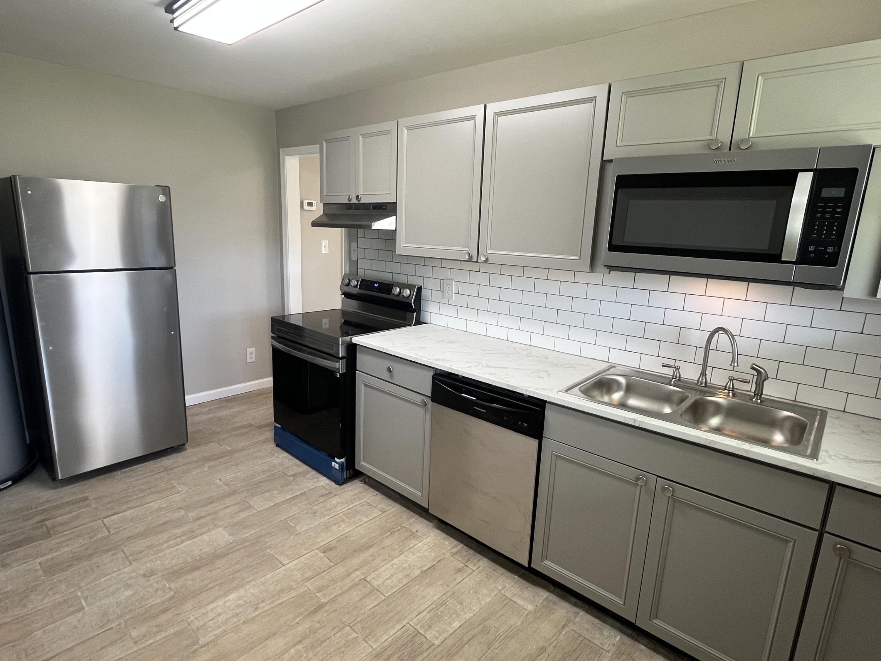 484 Metz Drive Property Photo 9