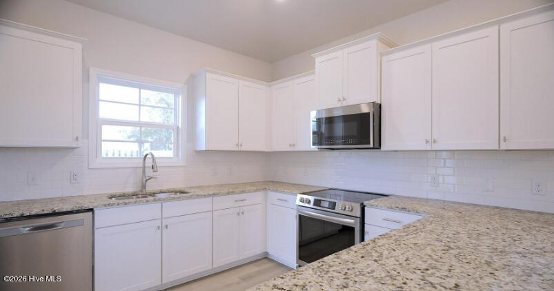 112 Calloway Drive Property Photo 10