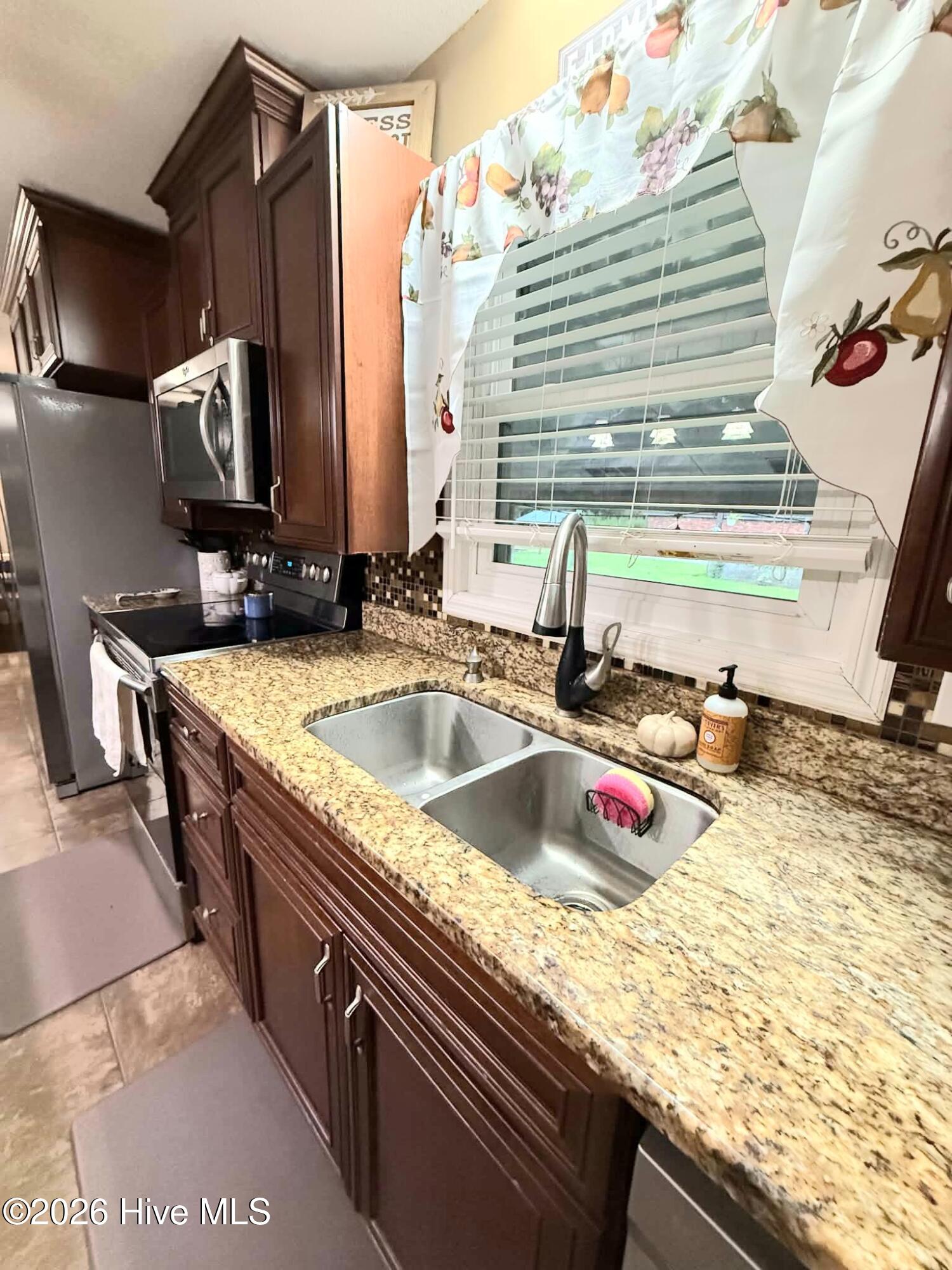 1308 Highway 58 N Property Photo 5