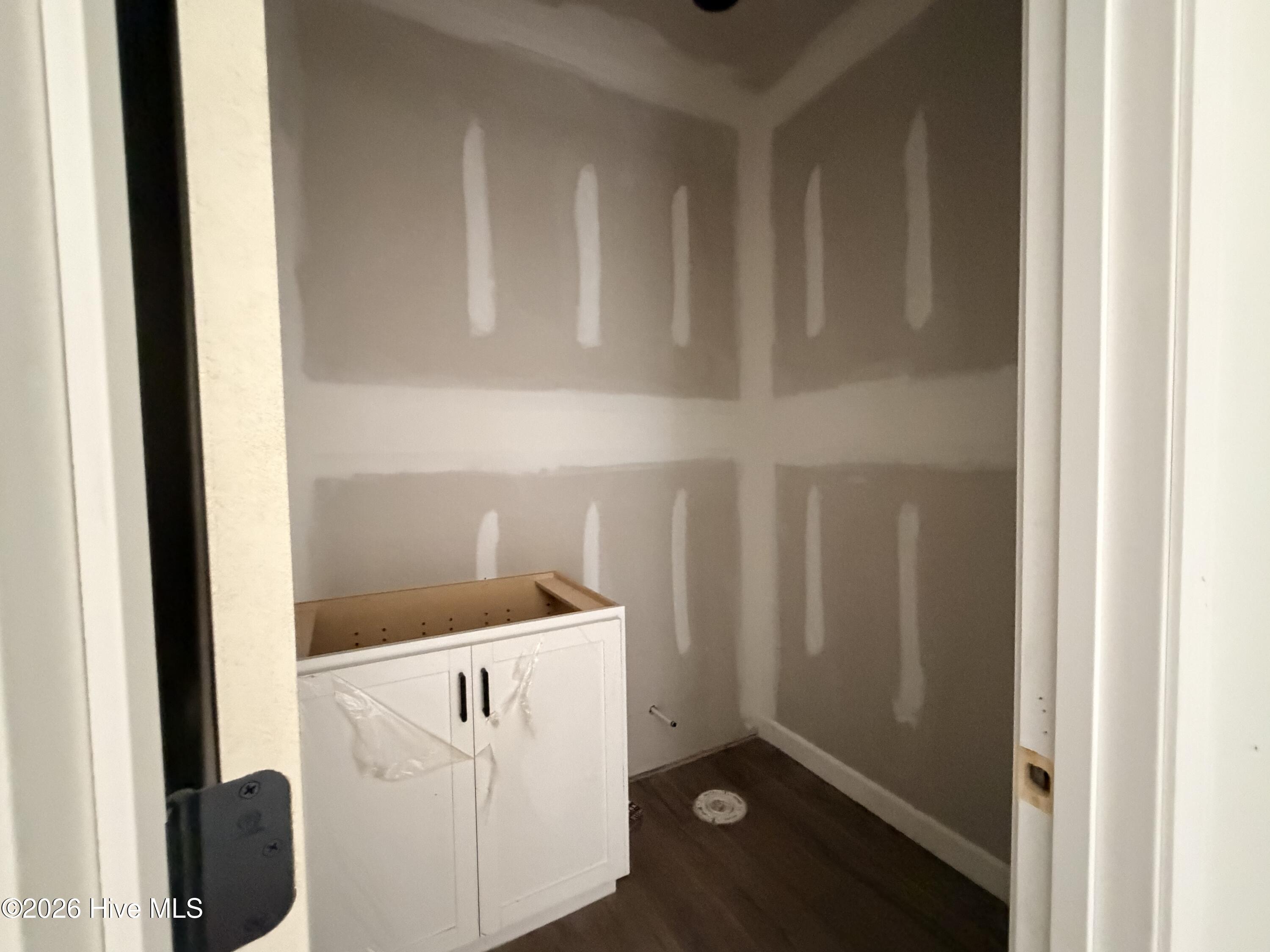 609 Property Photo 5
