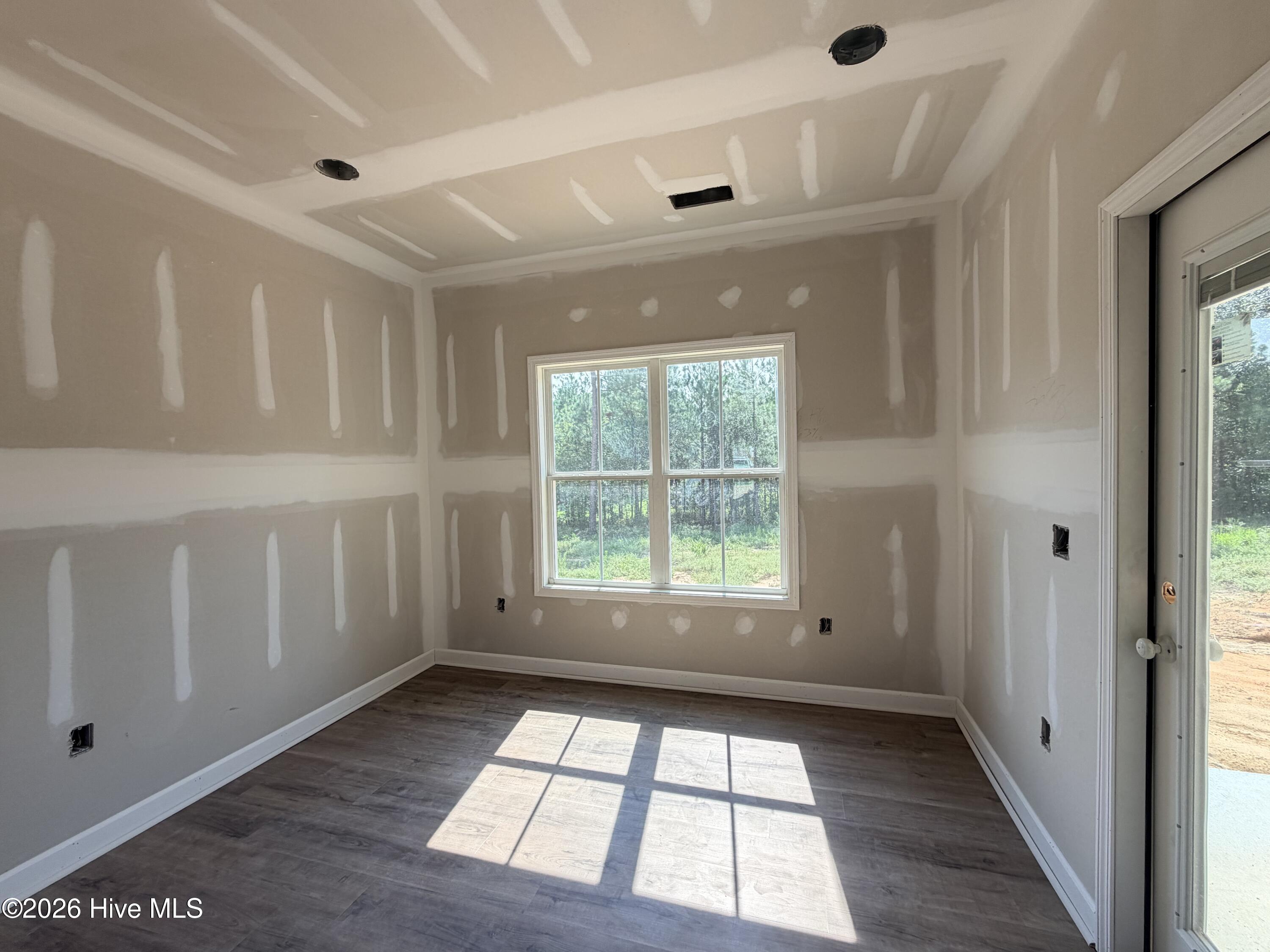 609 Property Photo 10