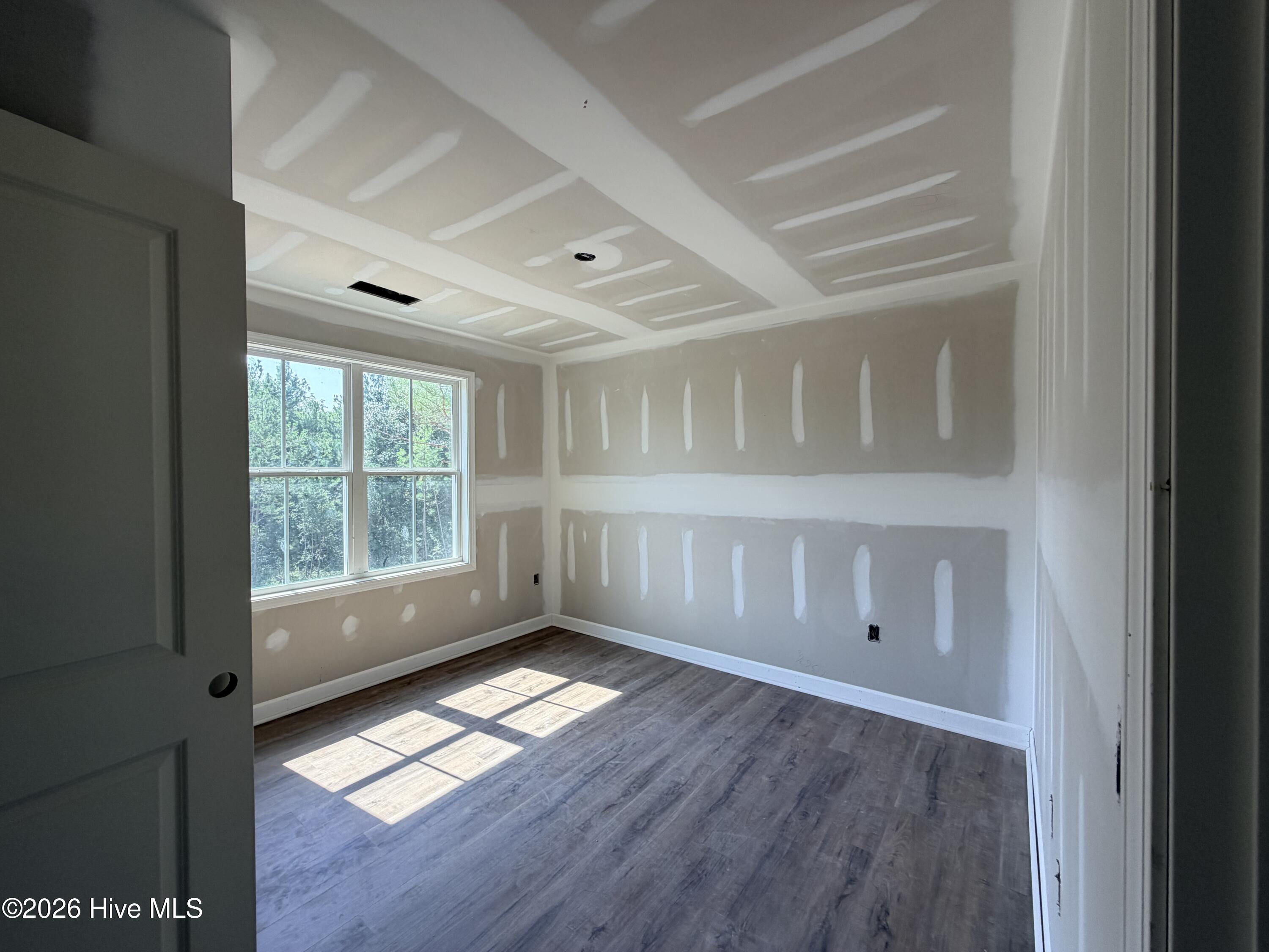 609 Property Photo 17