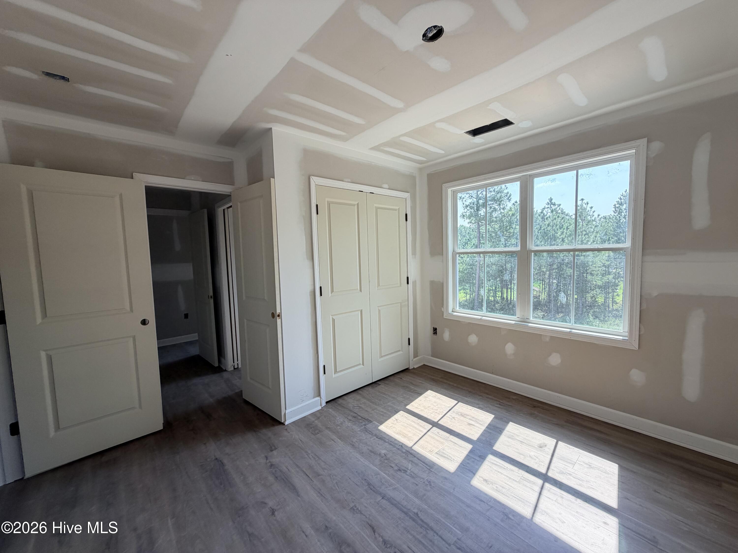 609 Property Photo 18