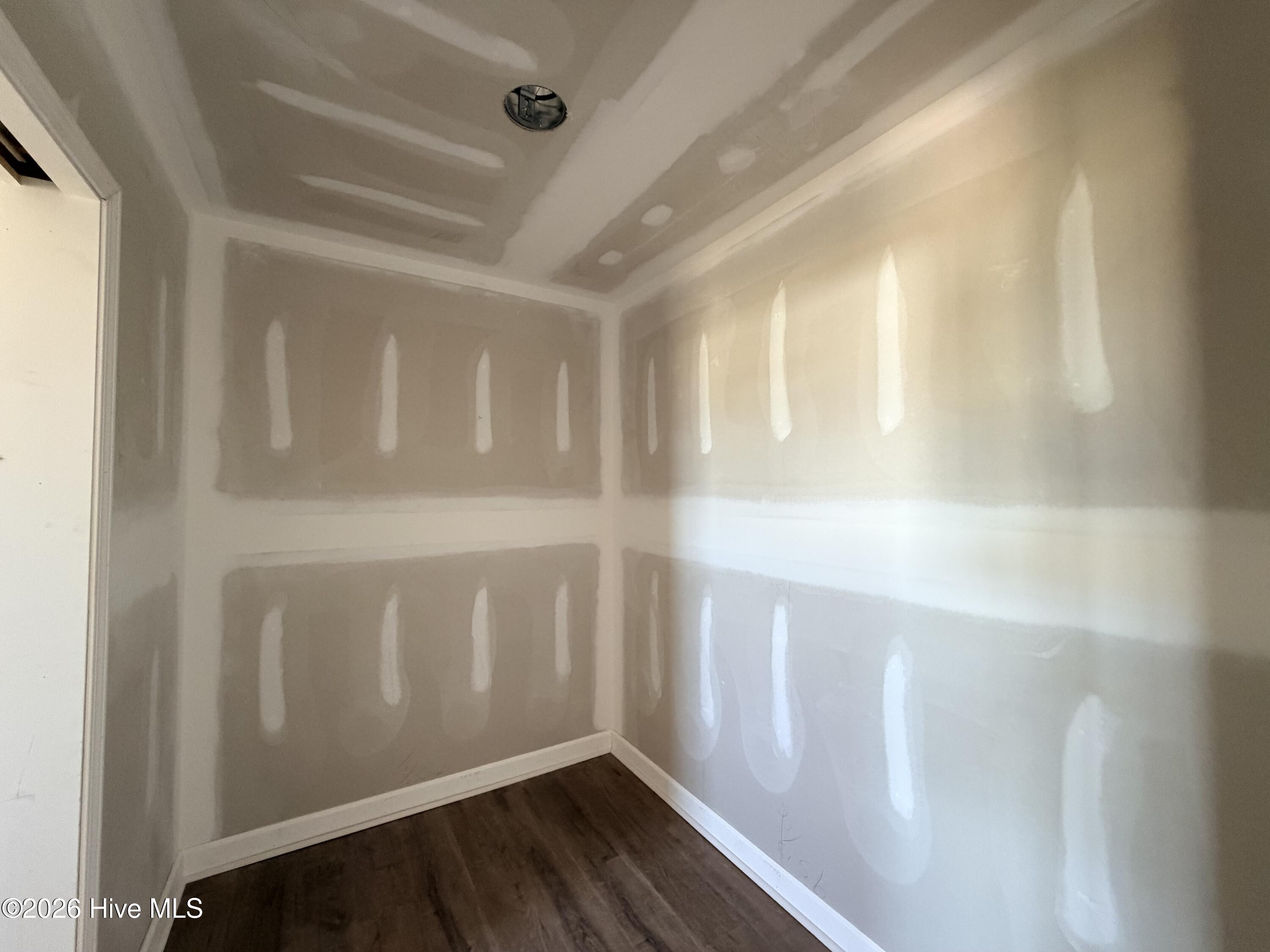 609 Property Photo 28